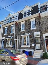 Two bedroom first floor apartment just a short walk to Manayunk's Main Street. Features include finished wood flooring, ceiling fans, updated kitchen with upgraded appliances, full bath, spacious rear yard and washer / dryer.  Easy access to several Septa bus routes and regional rail to center city.