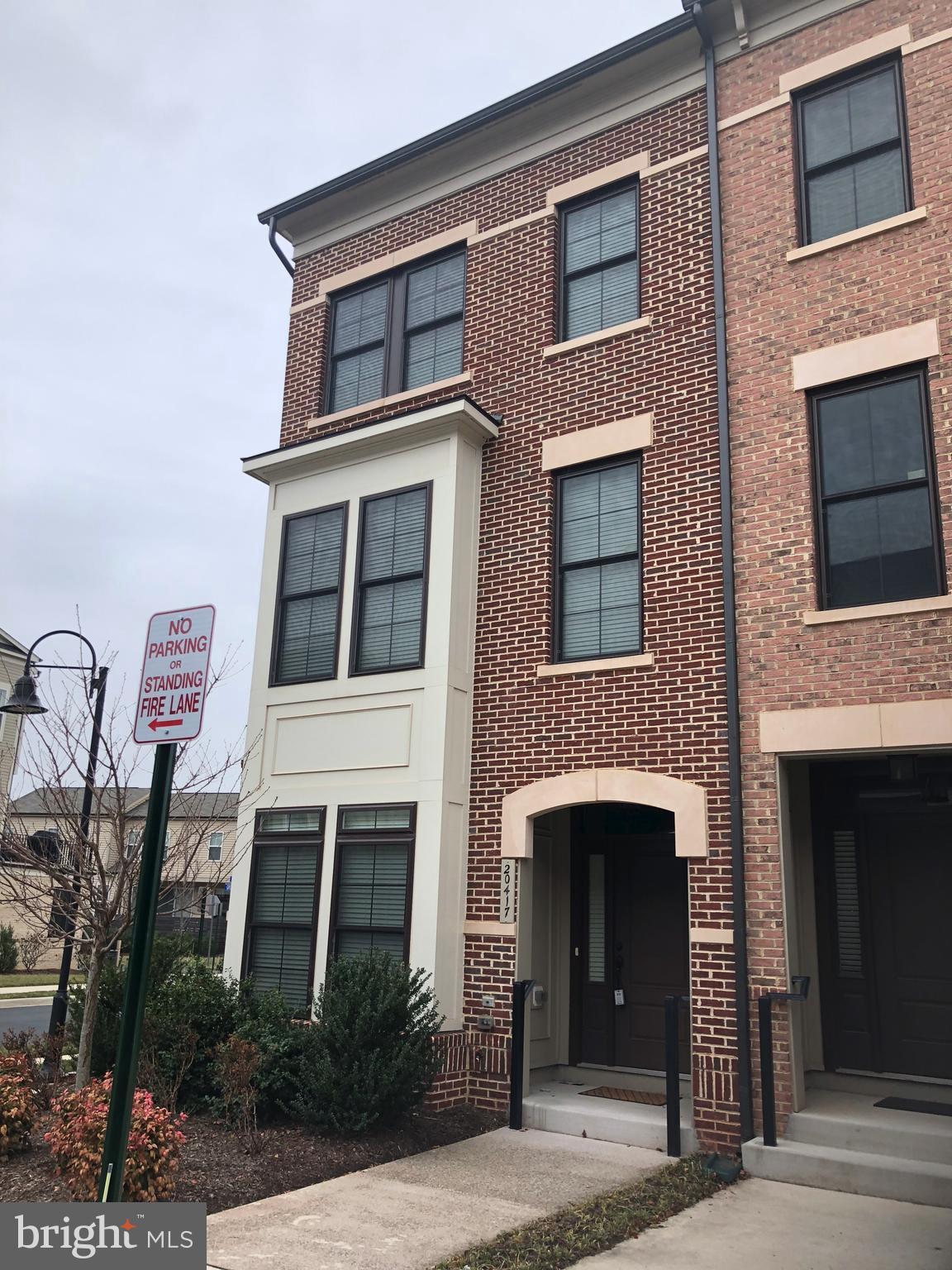 ONE LOUDOUN LANDBAY C - Residential Lease