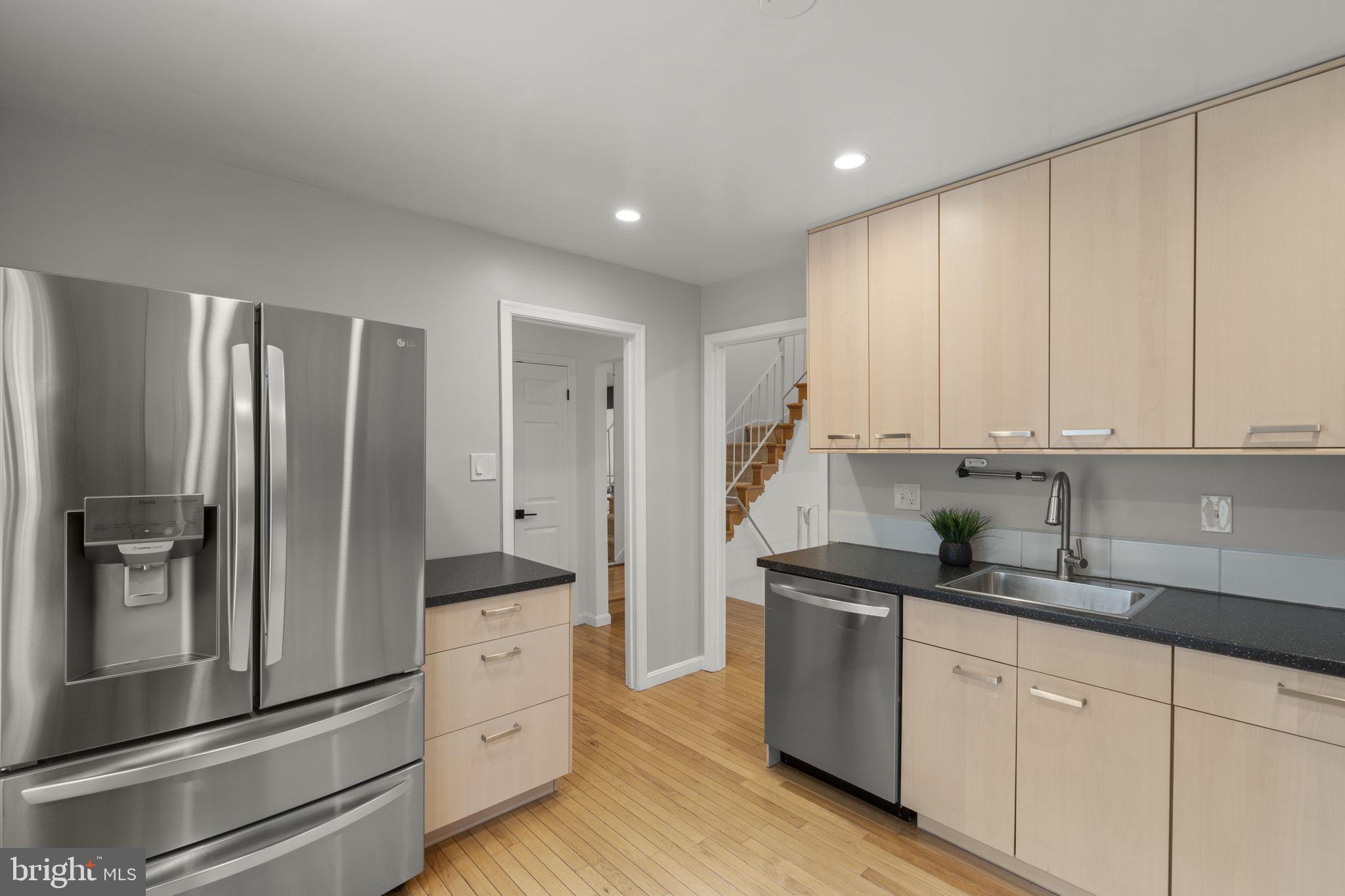 RESTON - Residential