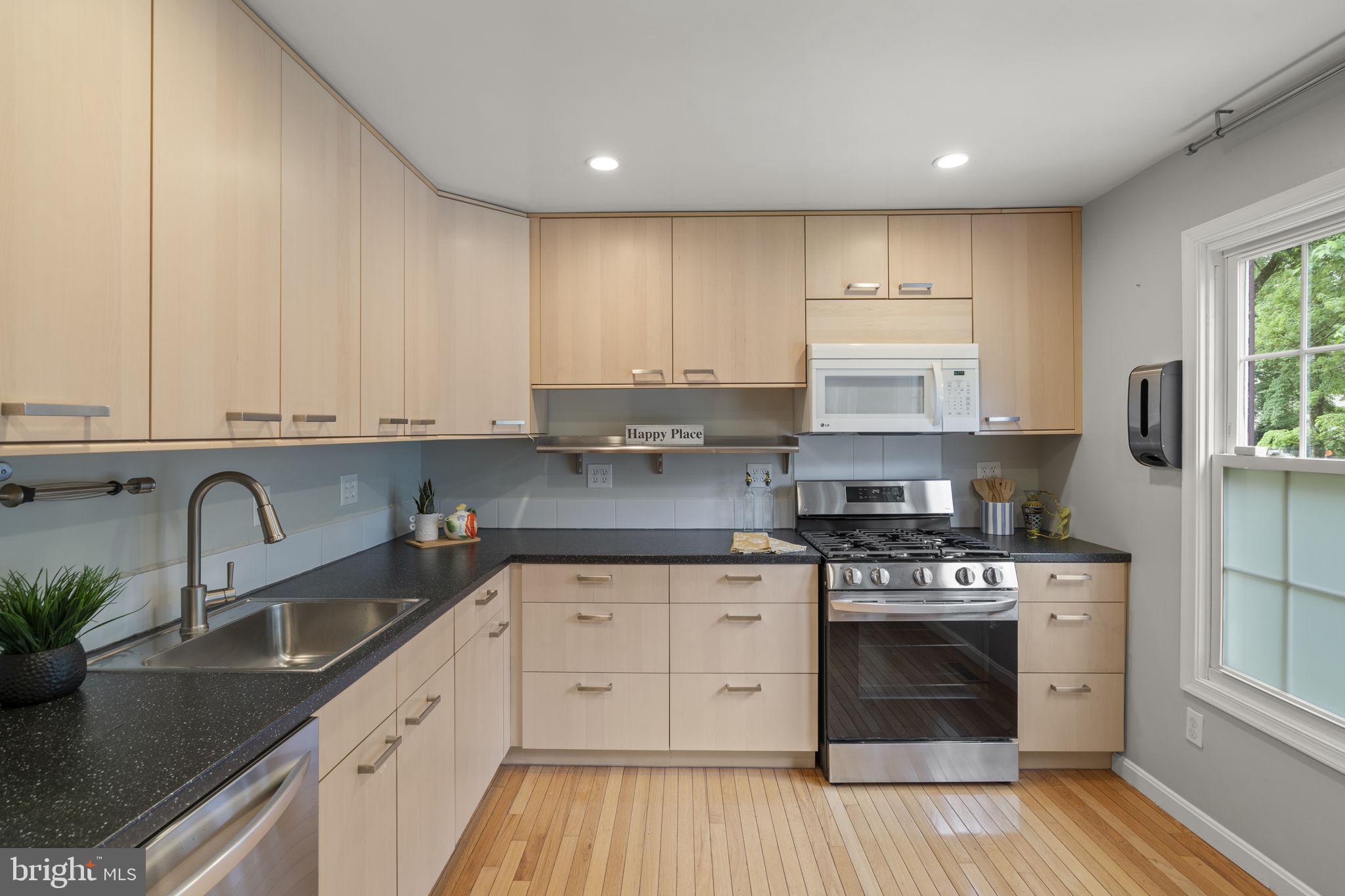RESTON - Residential
