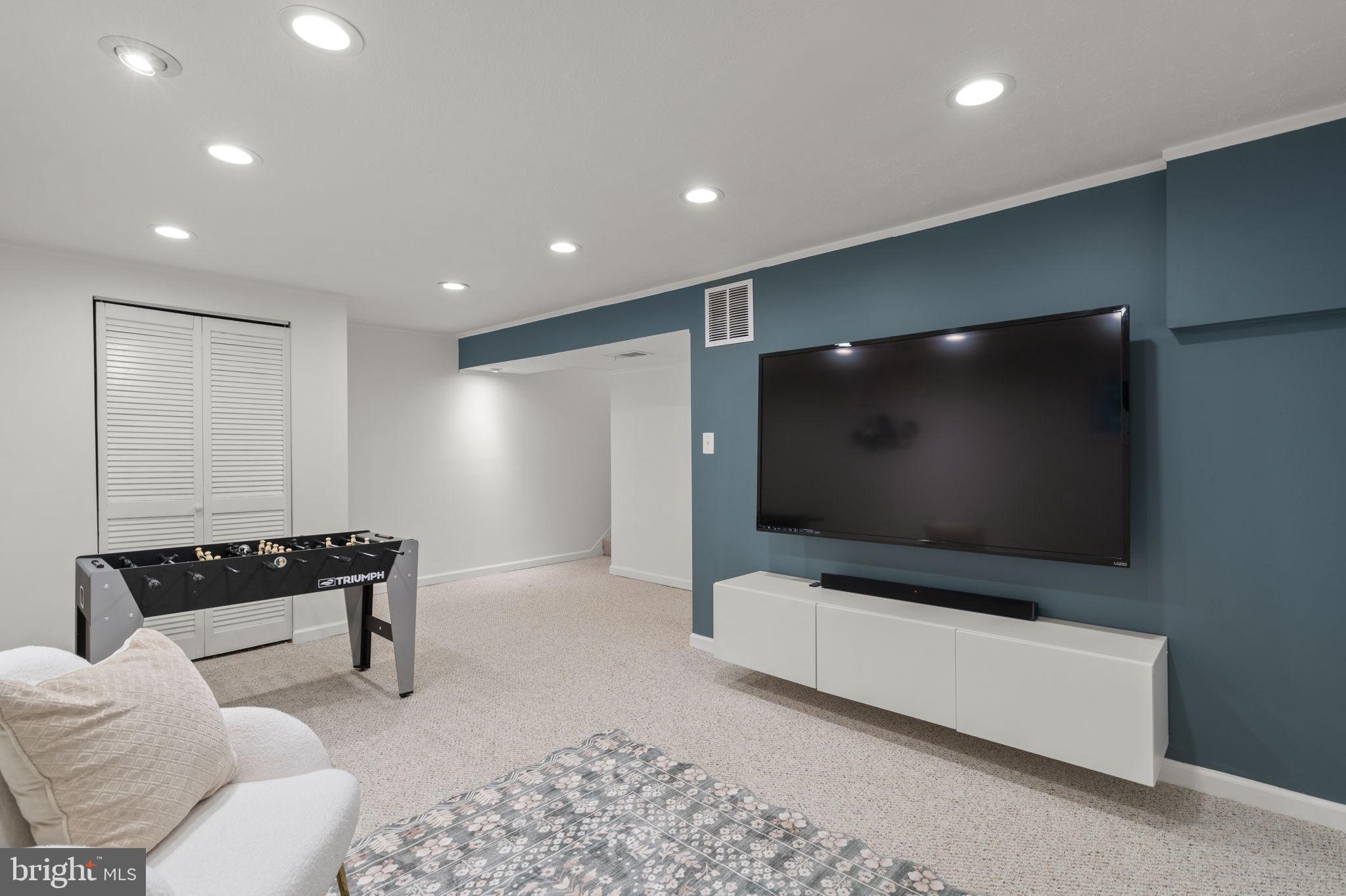 RESTON - Residential