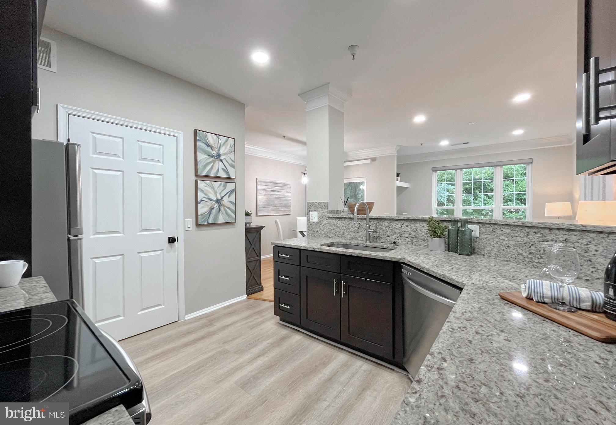 GATES OF MCLEAN - Residential