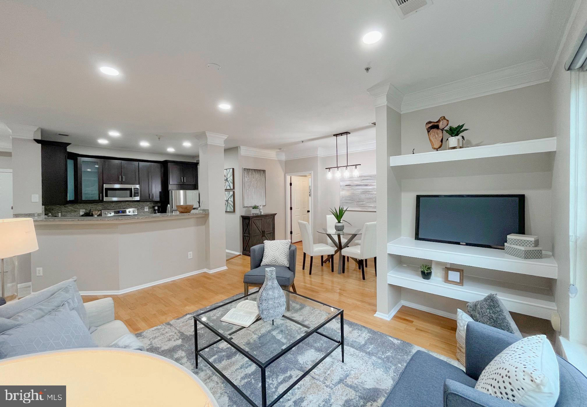 GATES OF MCLEAN - Residential