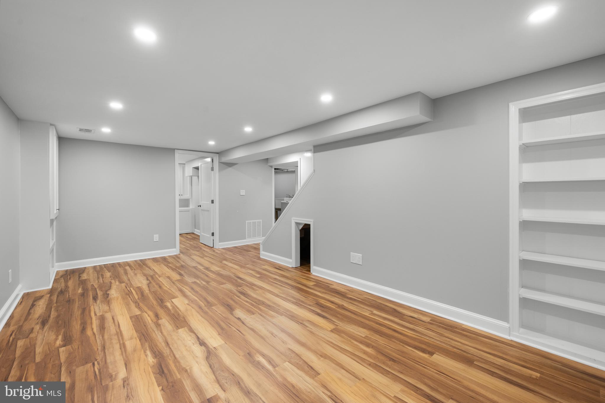 KENSINGTON ESTATES - Residential