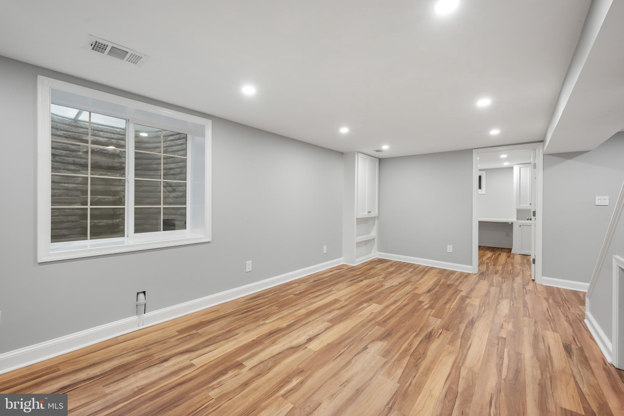 KENSINGTON ESTATES - Residential