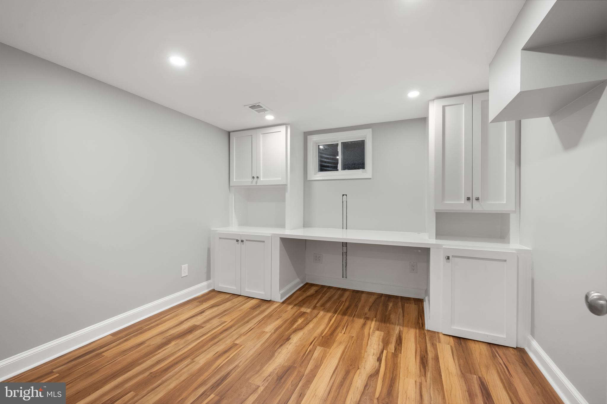 KENSINGTON ESTATES - Residential
