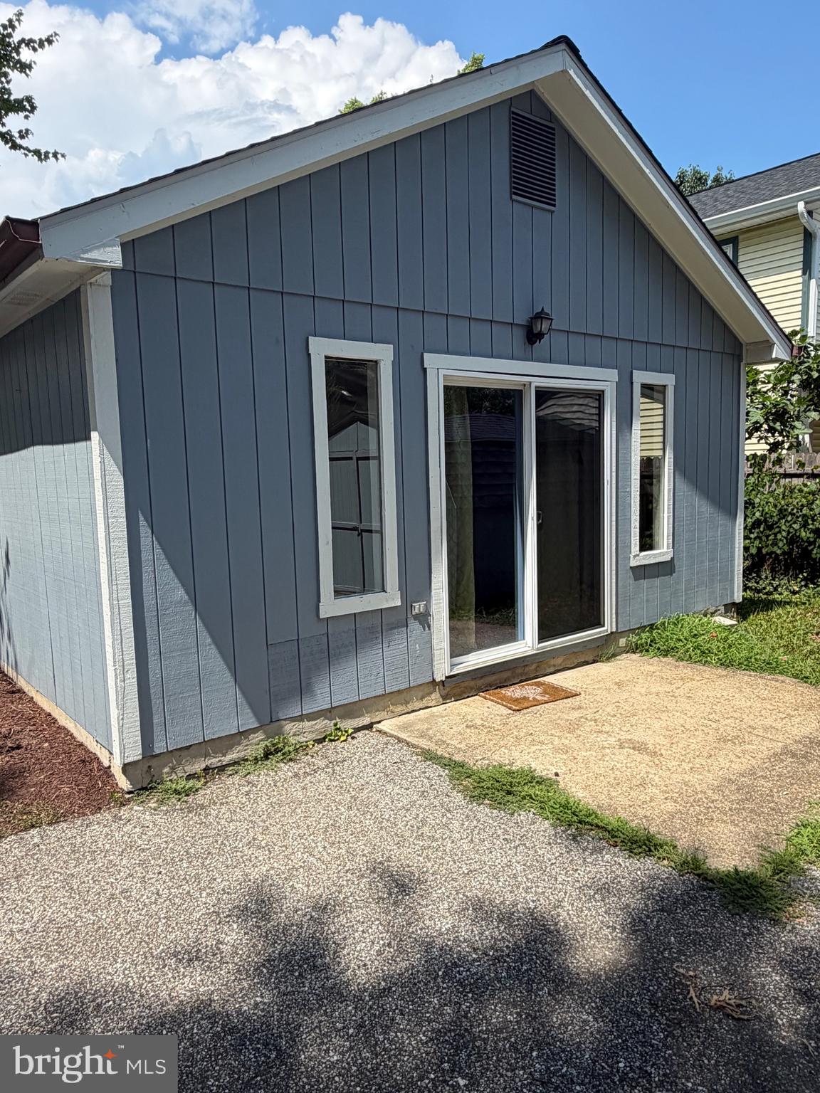 WOODLAND BEACH - Residential