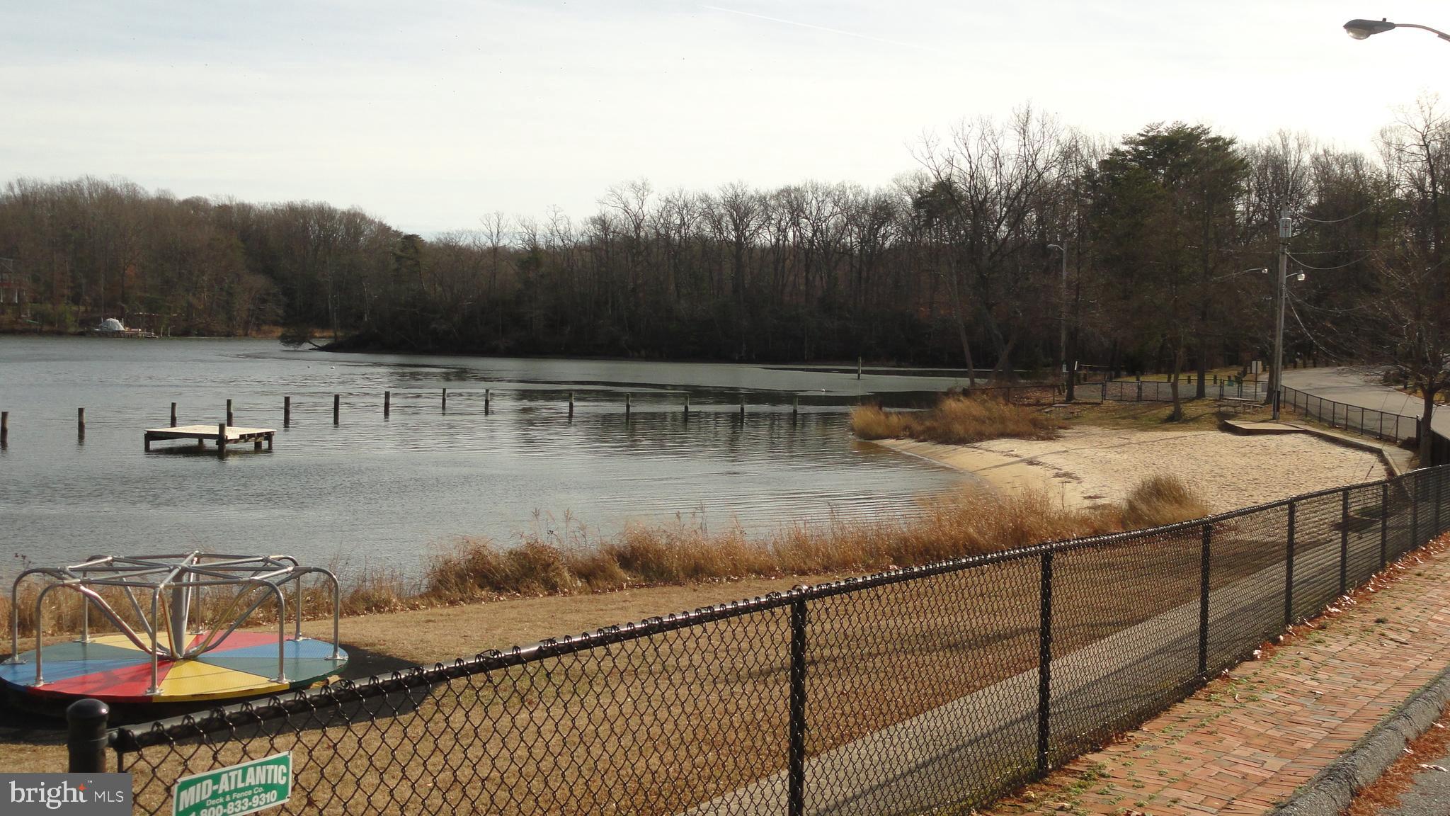 WOODLAND BEACH - Residential