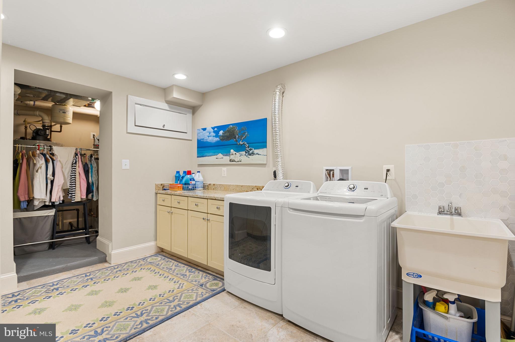 OBSERVATORY CIRCLE - Residential
