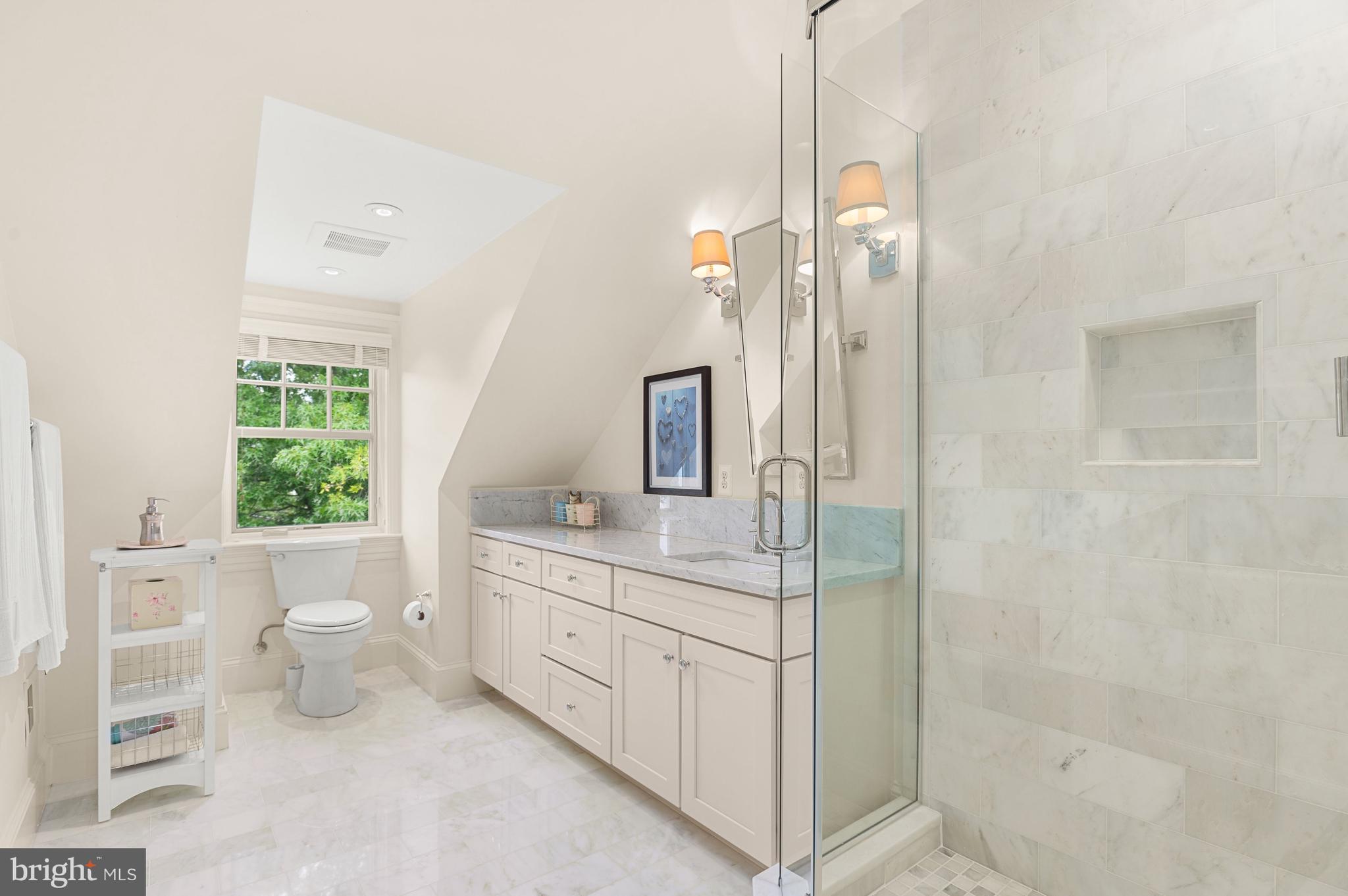 OBSERVATORY CIRCLE - Residential
