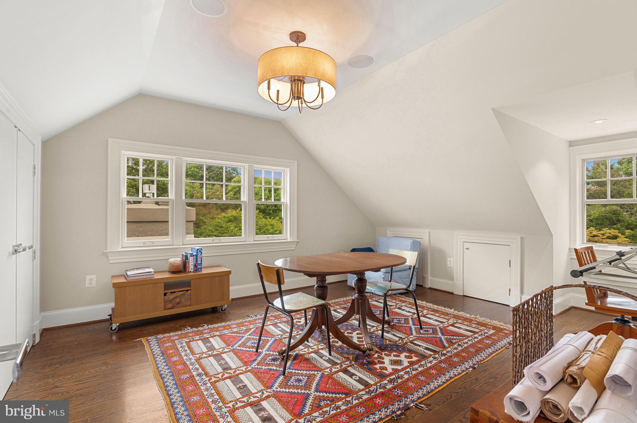 OBSERVATORY CIRCLE - Residential