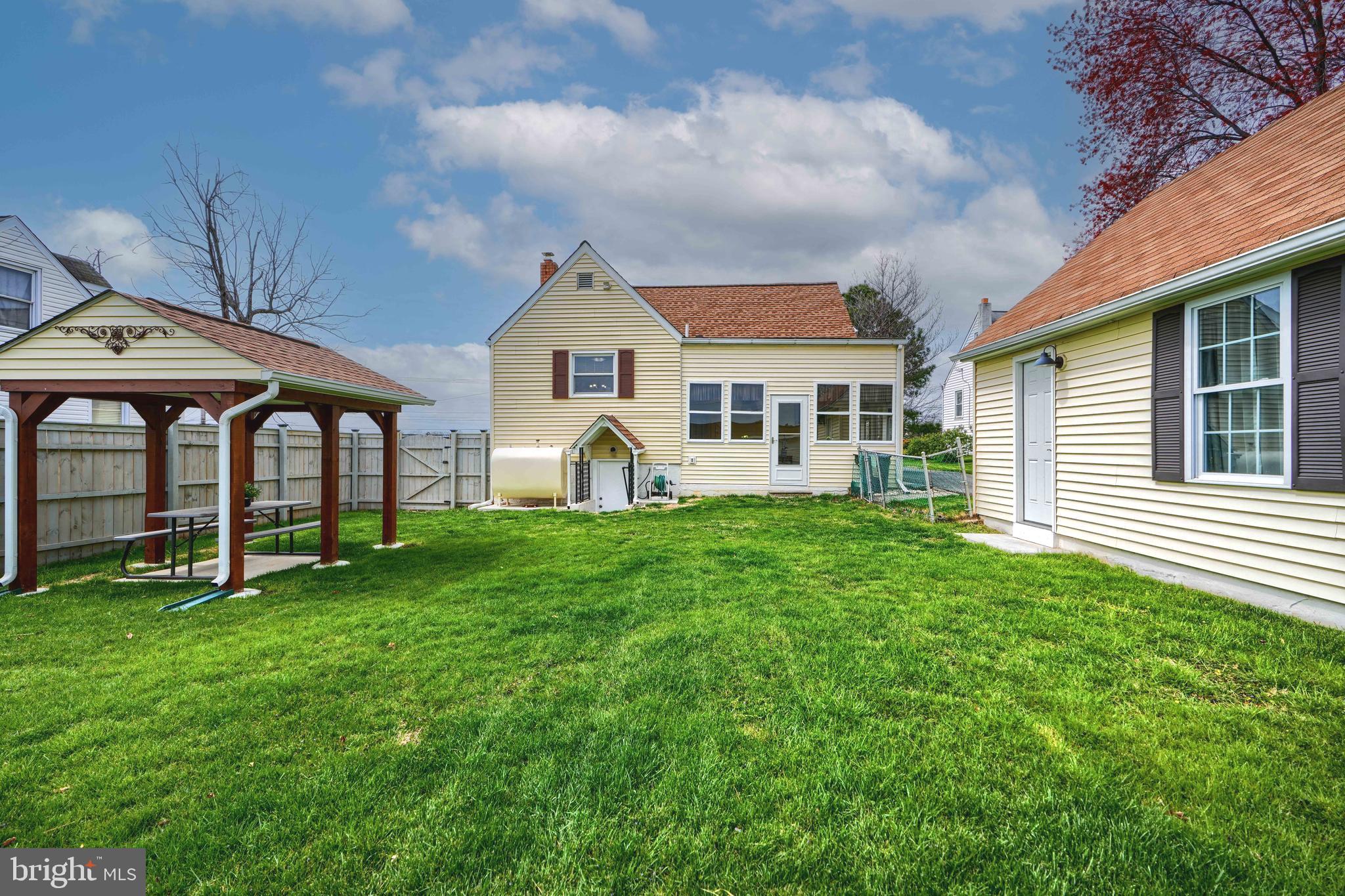 MIDDLE RIVER - Residential