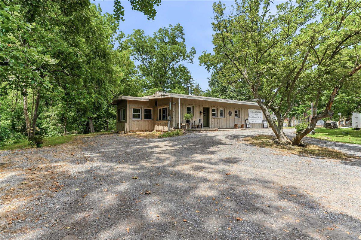 TROOP HILL - Residential