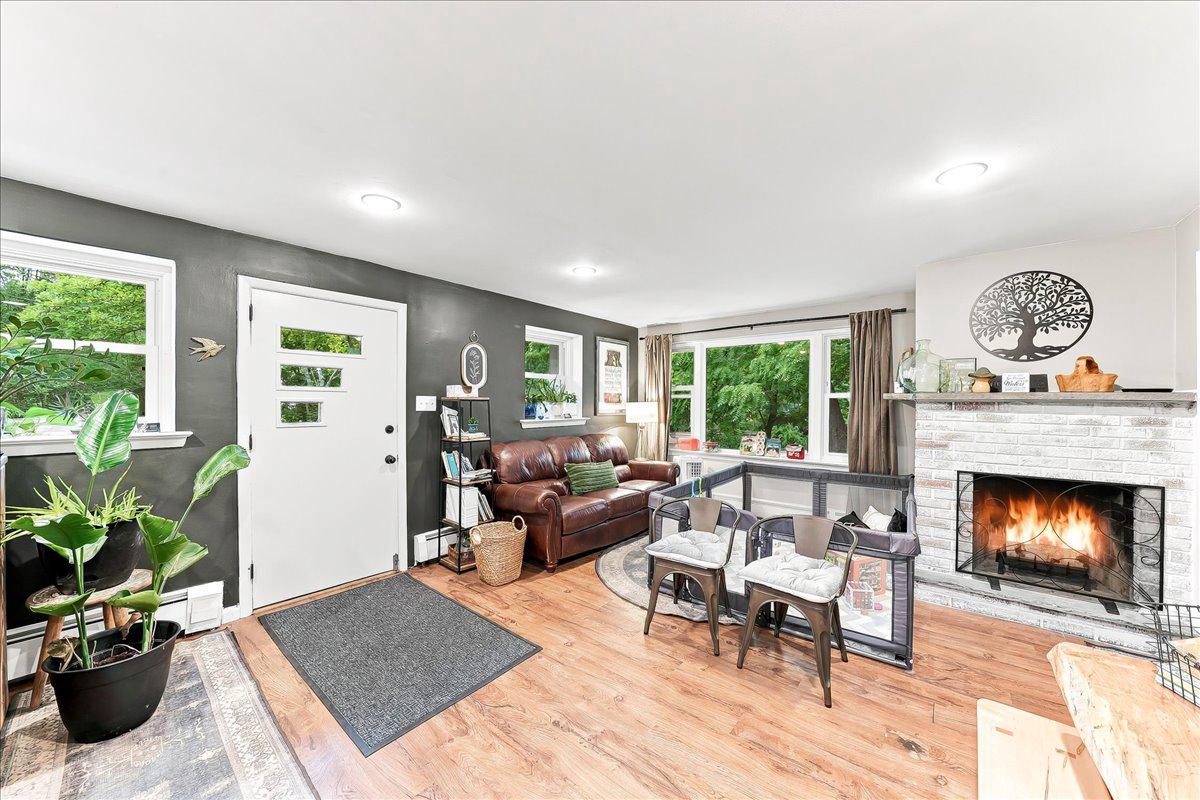 TROOP HILL - Residential
