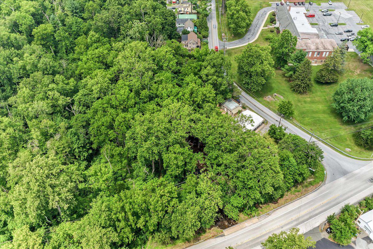 TROOP HILL - Residential