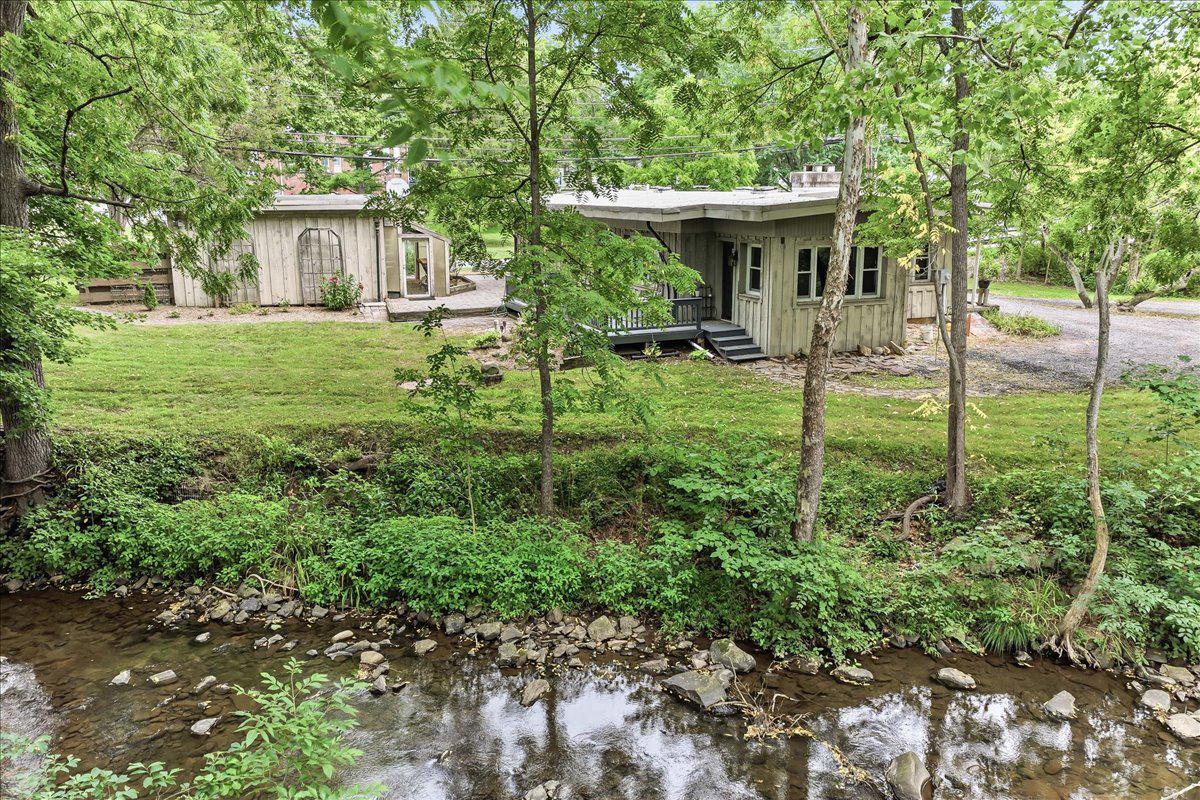 TROOP HILL - Residential