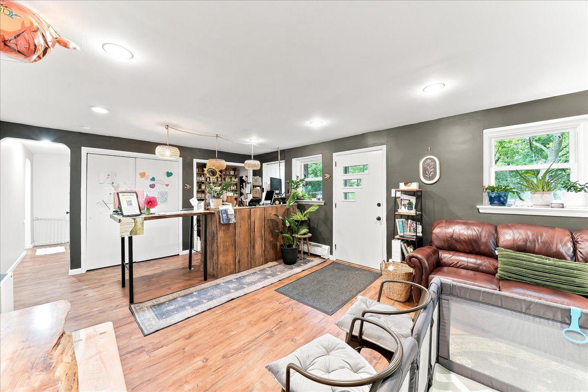TROOP HILL - Residential