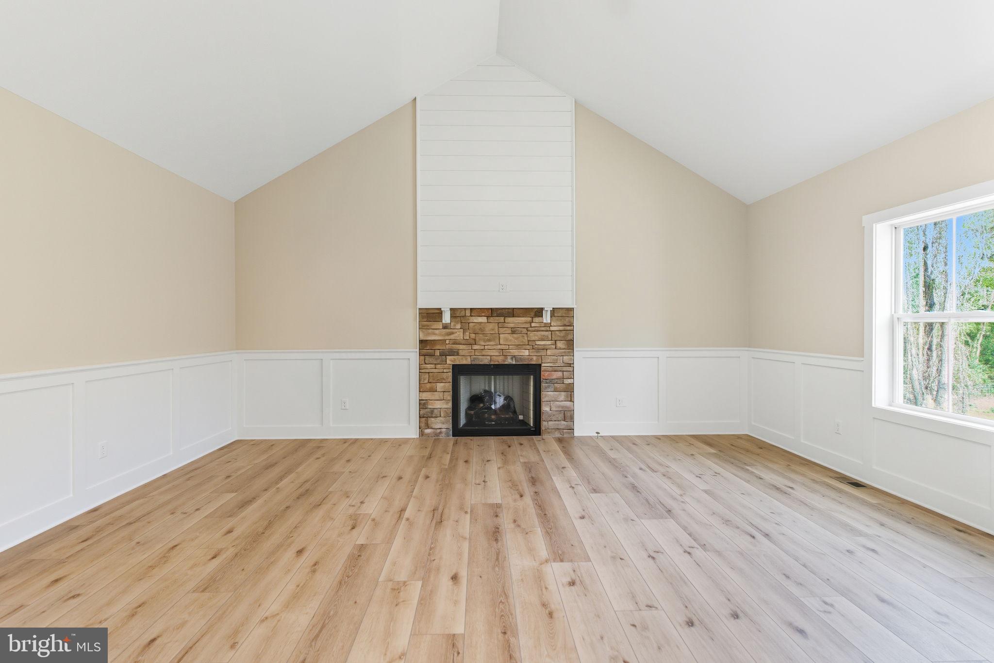 HALLMARK GLEN - Residential