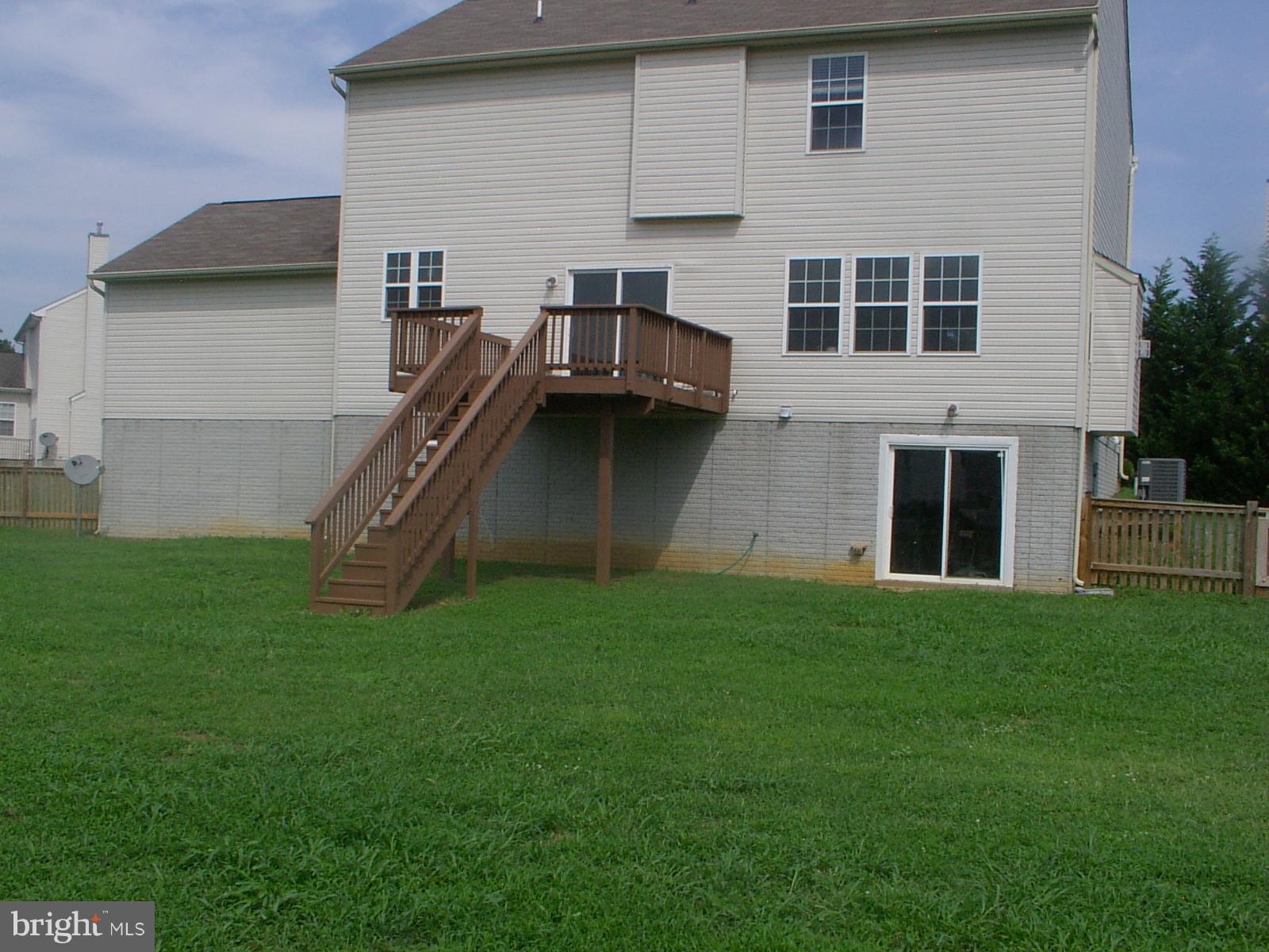 APPLE KNOLLS ESTATES - Residential