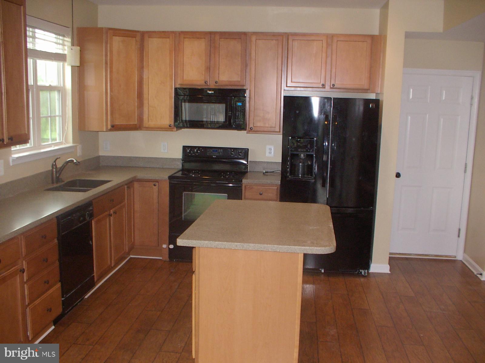 APPLE KNOLLS ESTATES - Residential