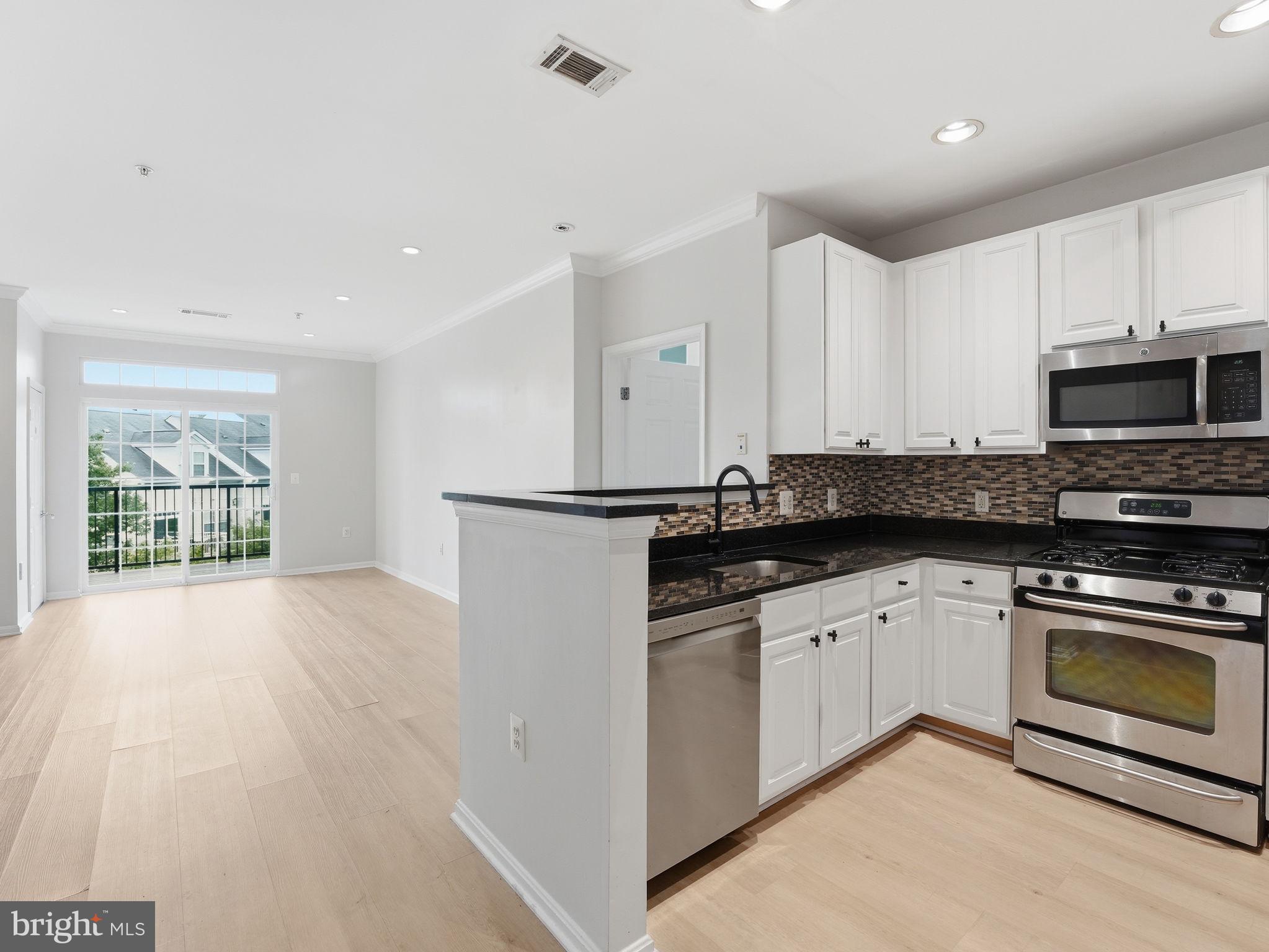 GROVE AT ARLINGTON - Residential