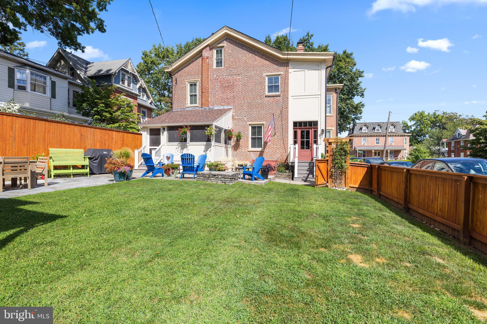 KENNETT SQ - Residential