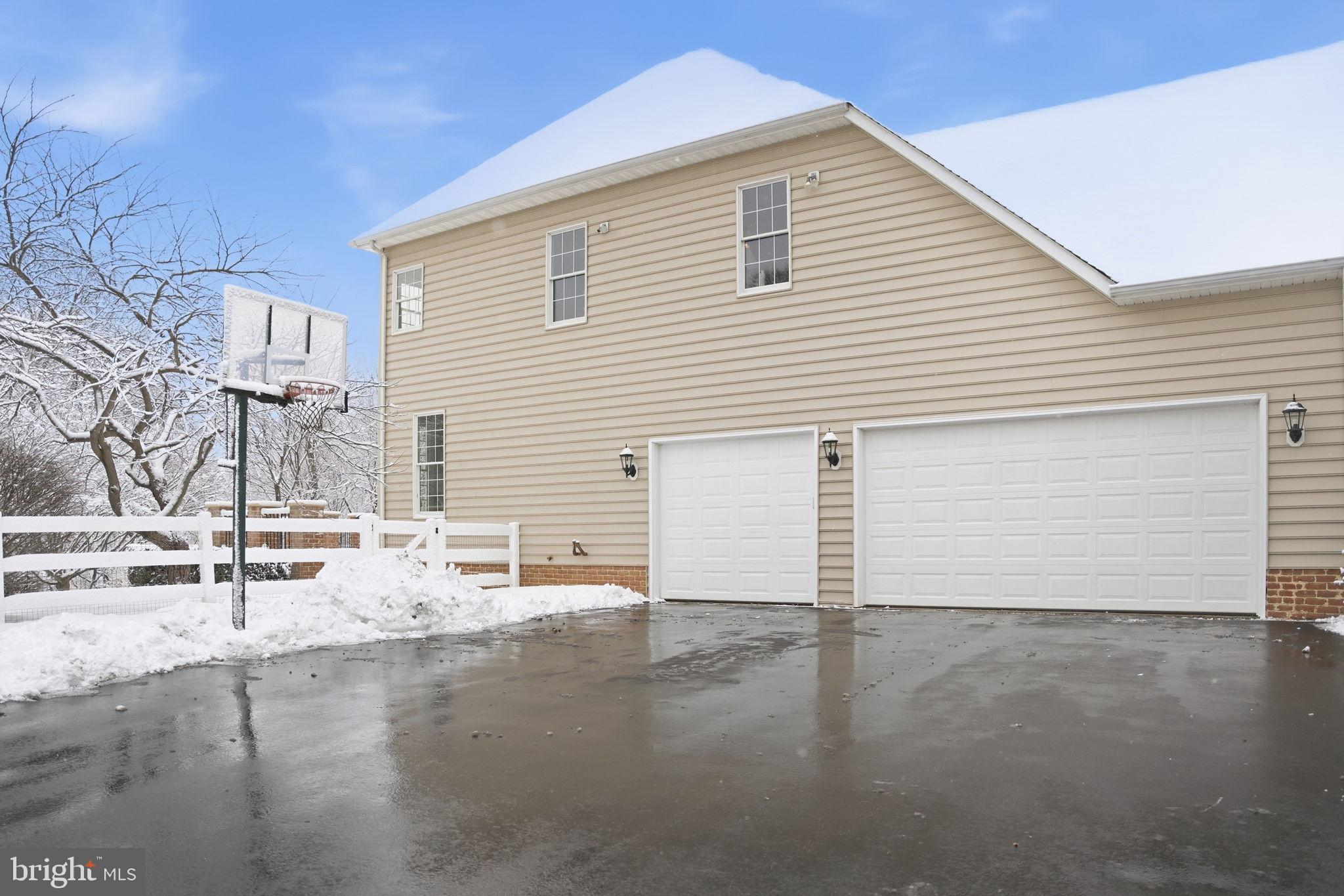 LITTLE CALEDONIA - Residential