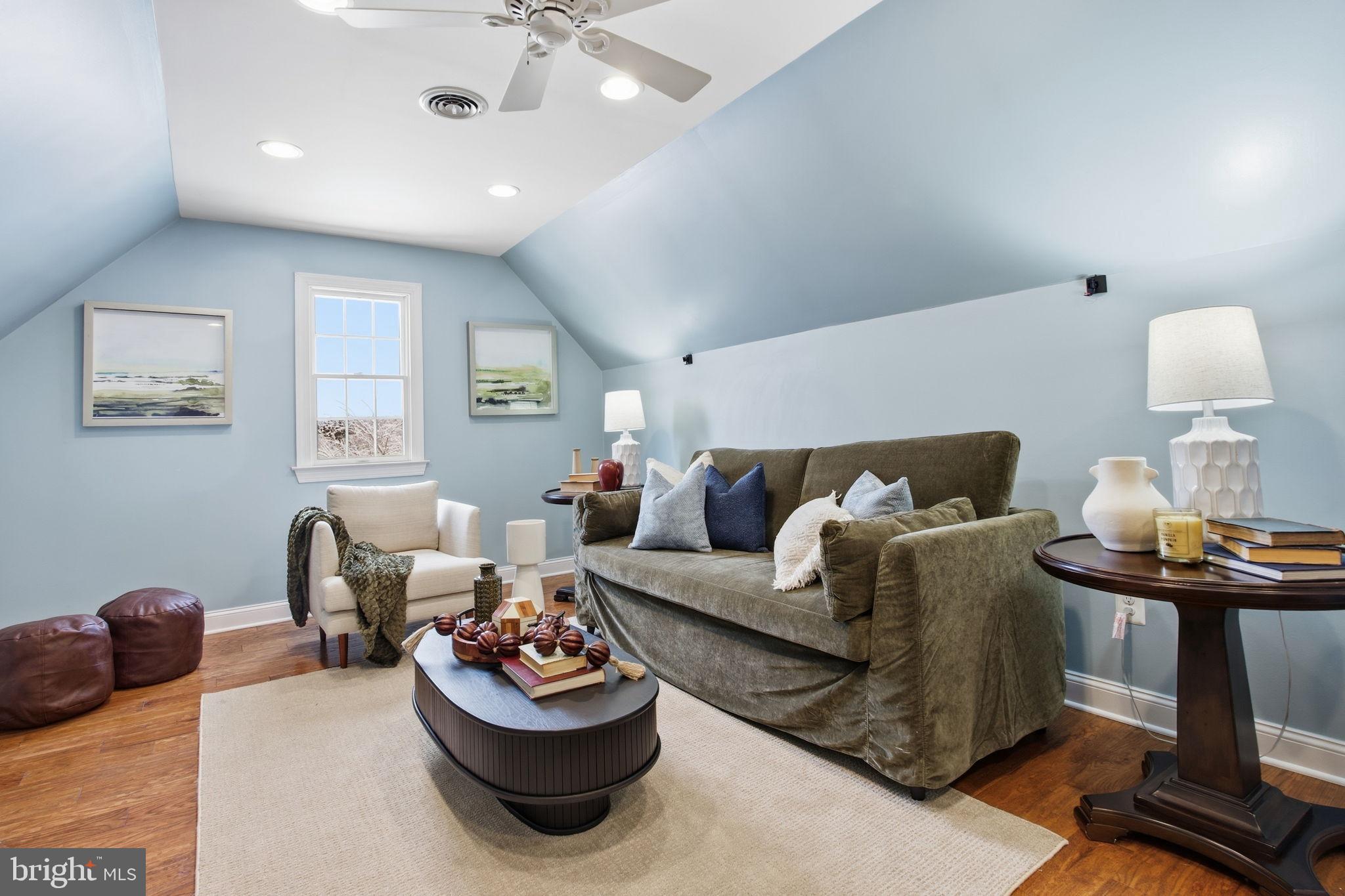 LITTLE CALEDONIA - Residential