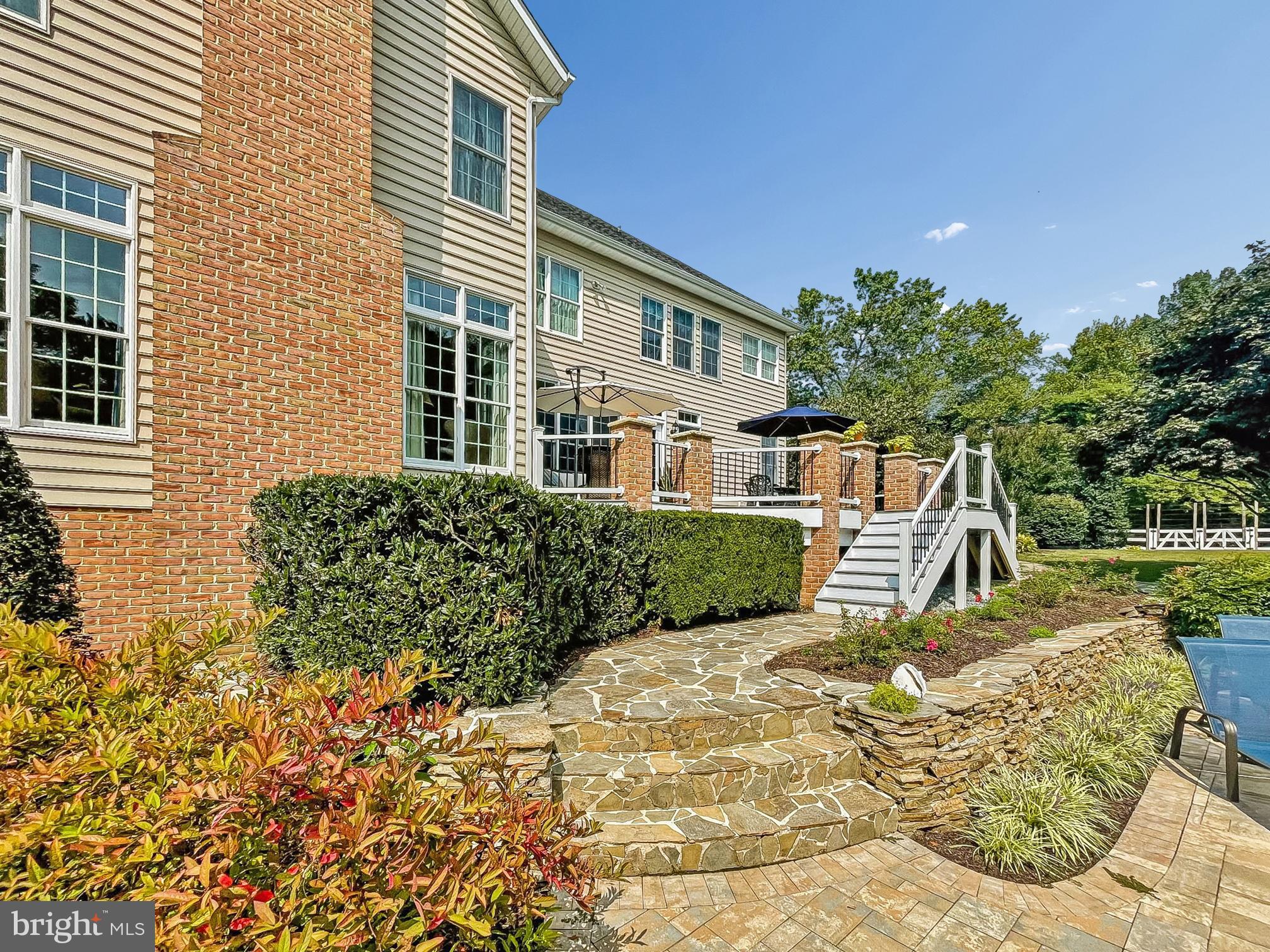 LITTLE CALEDONIA - Residential