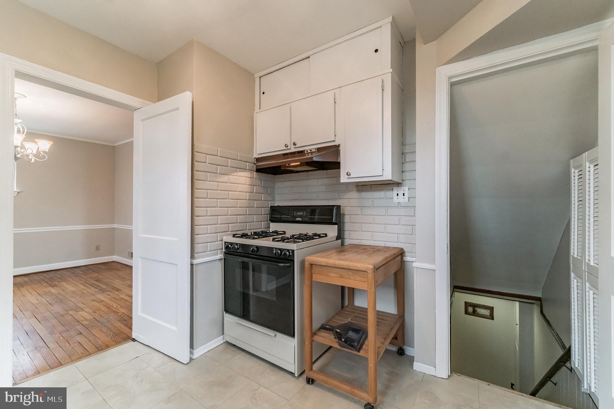 CAROLE HIGHLANDS - Residential