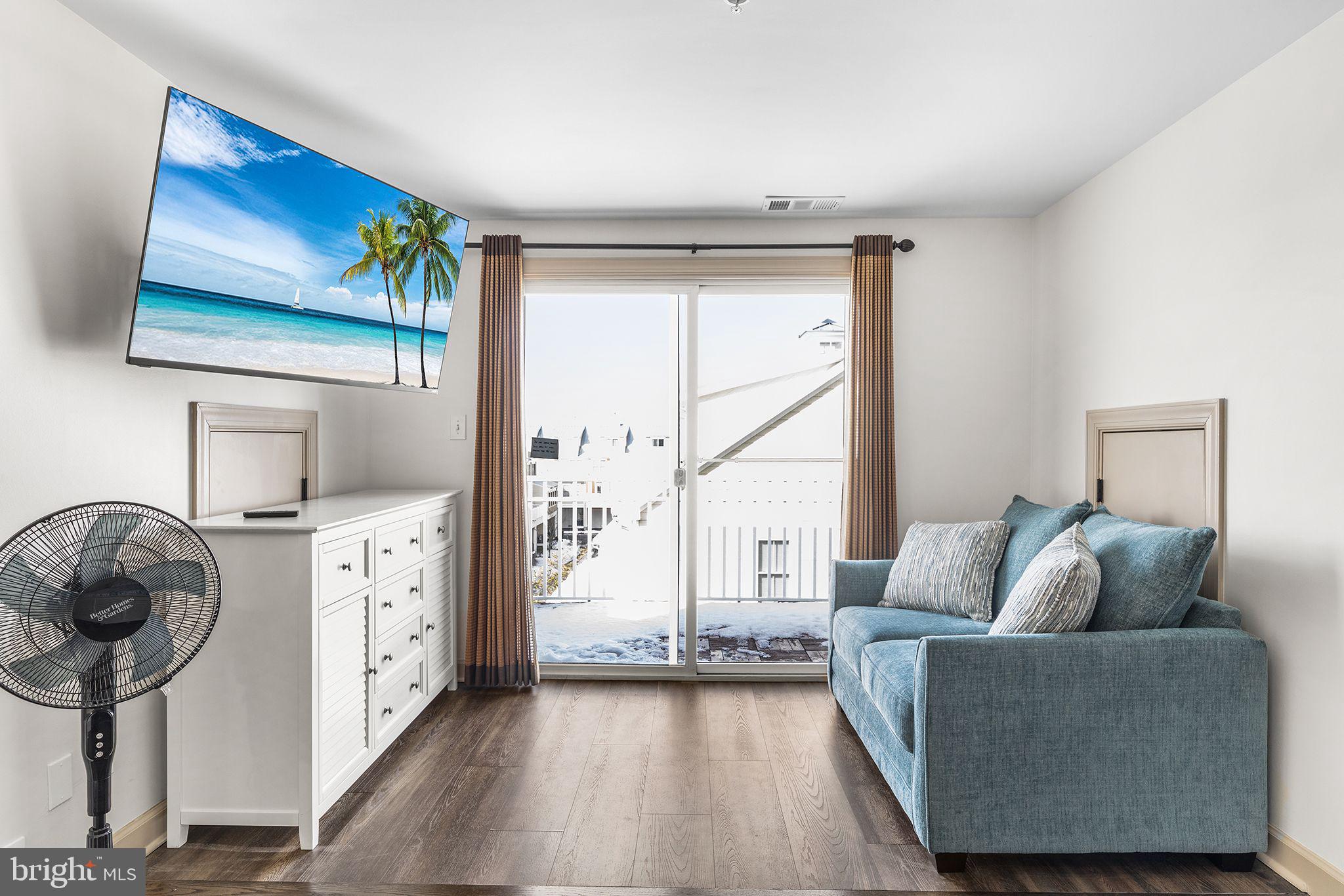 SUNSET ISLAND - Residential
