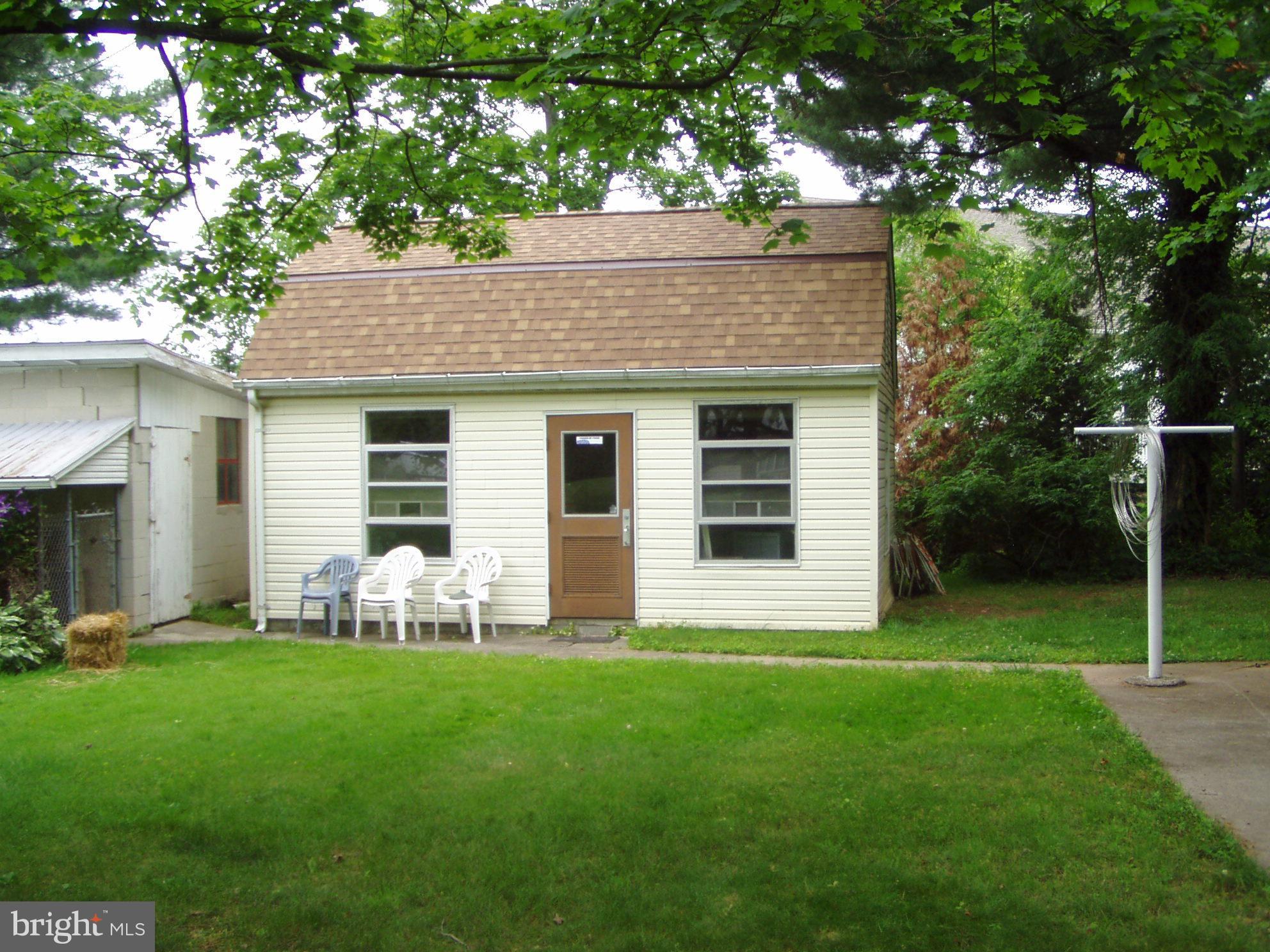 ABBOTTSTOWN - Residential