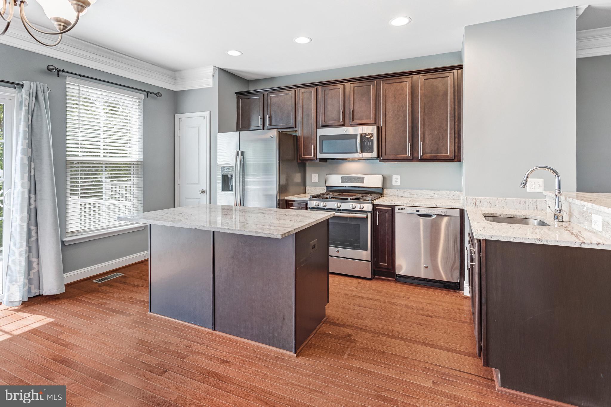 TRIANGLE HIGHLANDS CONDO - Residential