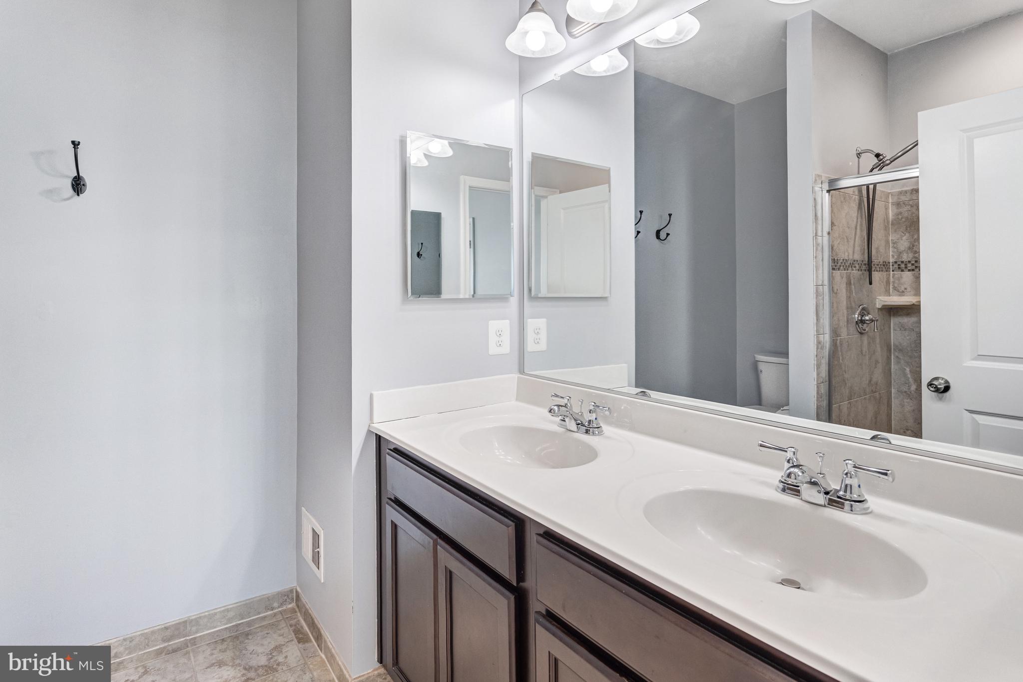 TRIANGLE HIGHLANDS CONDO - Residential
