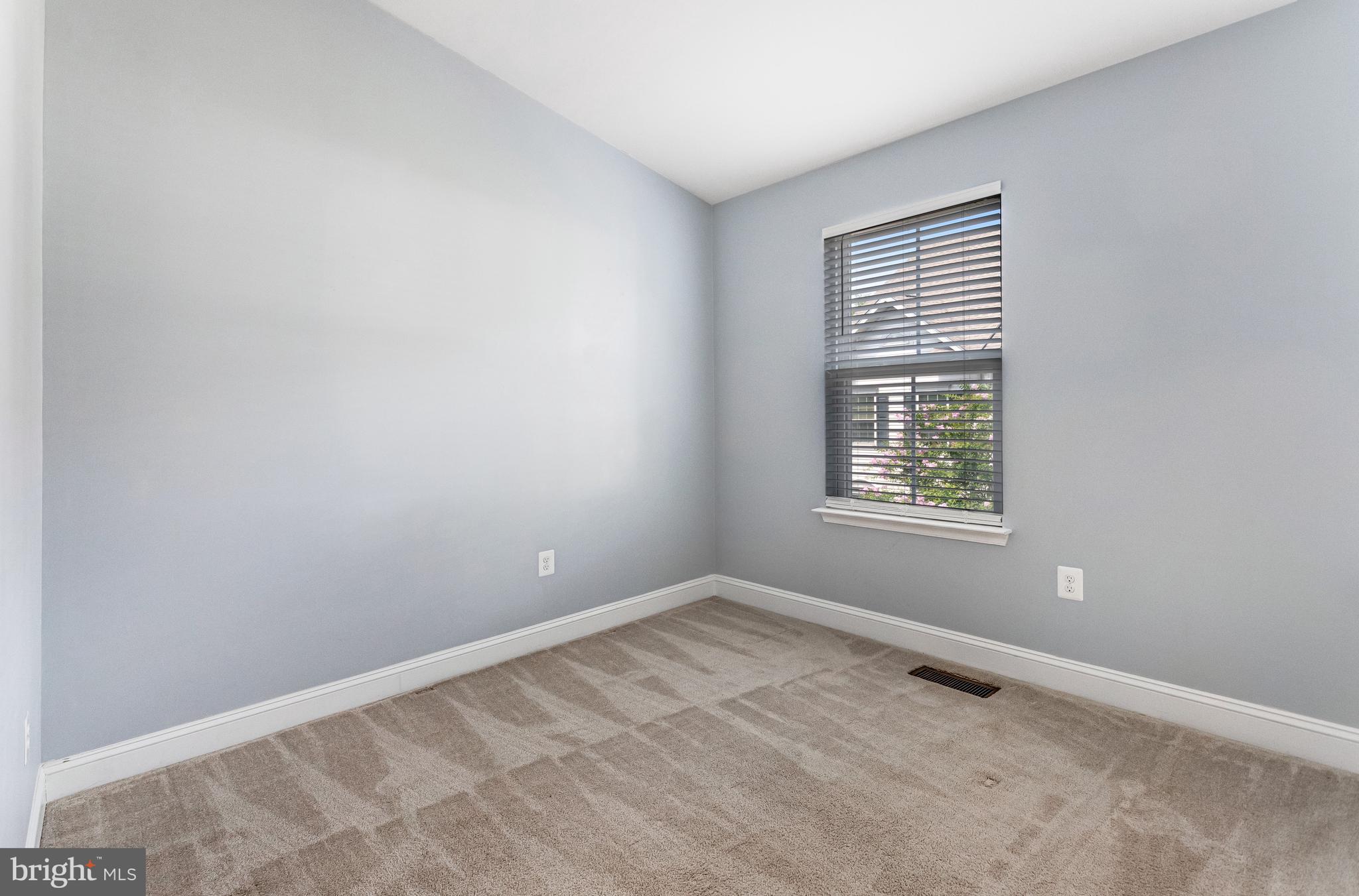 TRIANGLE HIGHLANDS CONDO - Residential