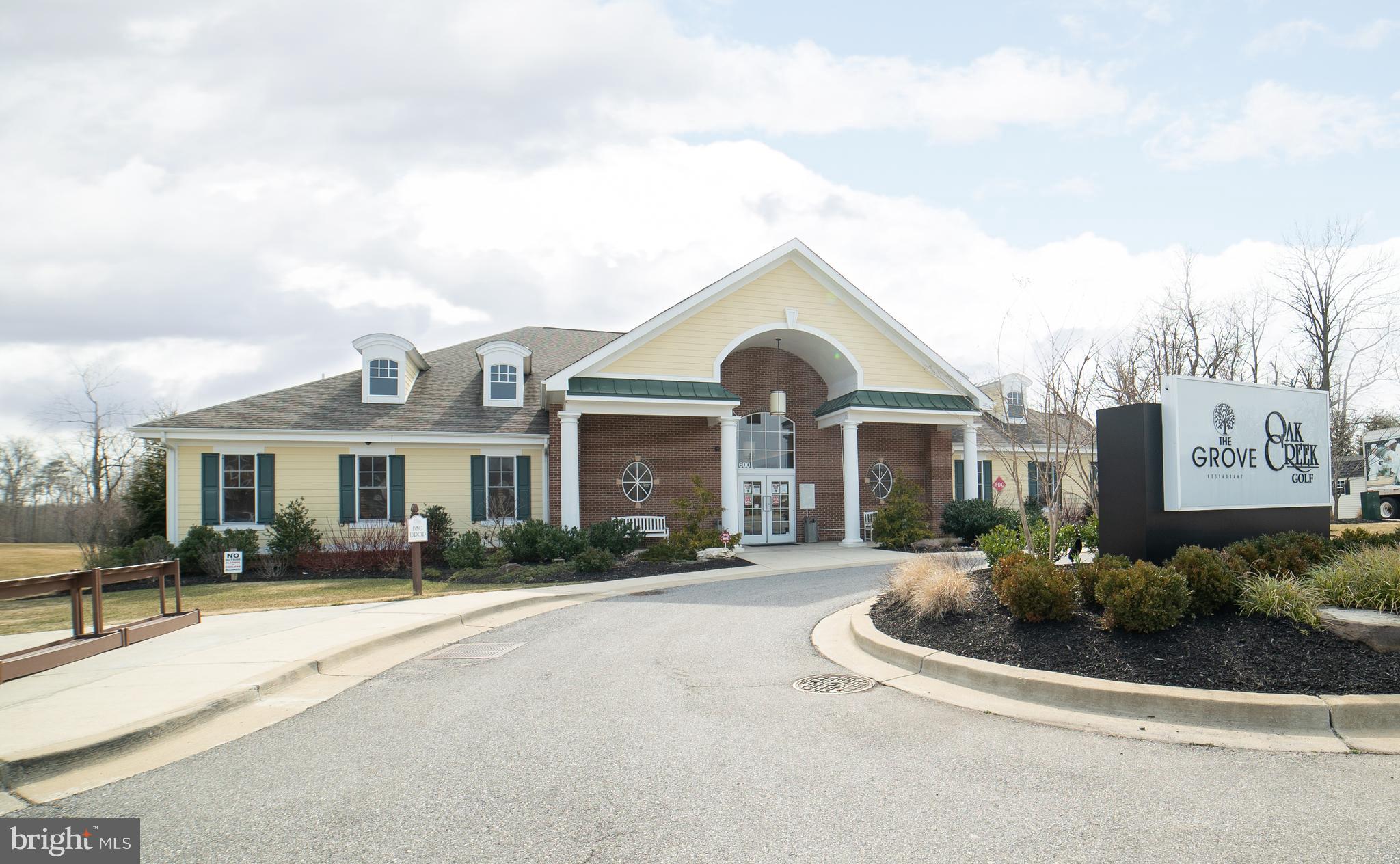 OAK CREEK CLUB GOLF COURSE - Residential