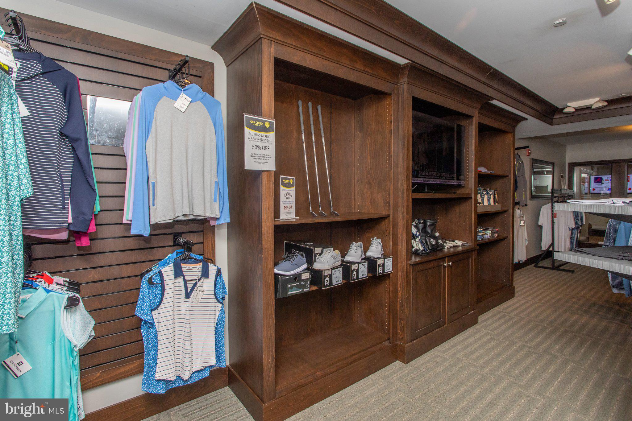 OAK CREEK CLUB GOLF COURSE - Residential