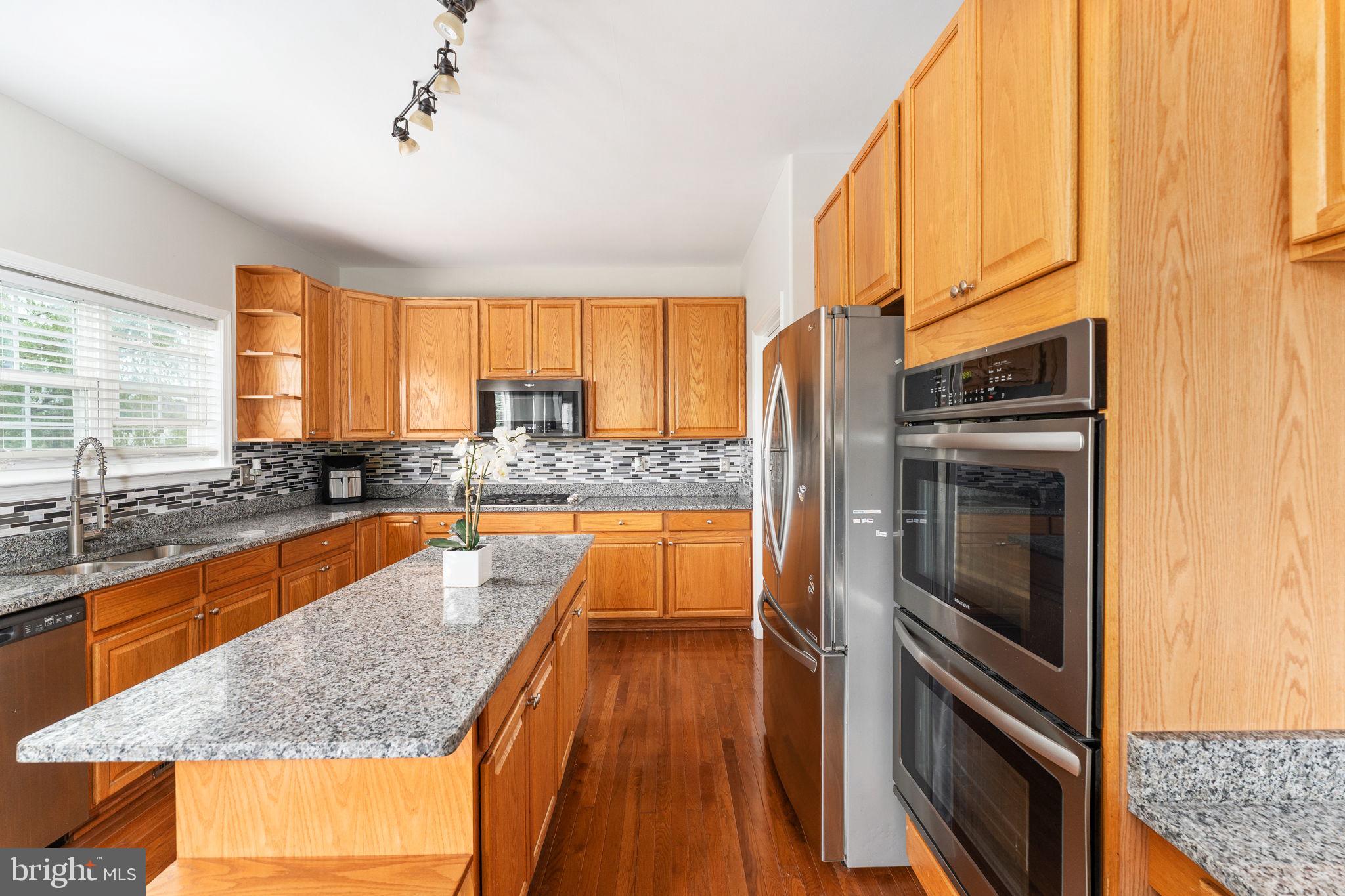 AUSTIN RIDGE - Residential