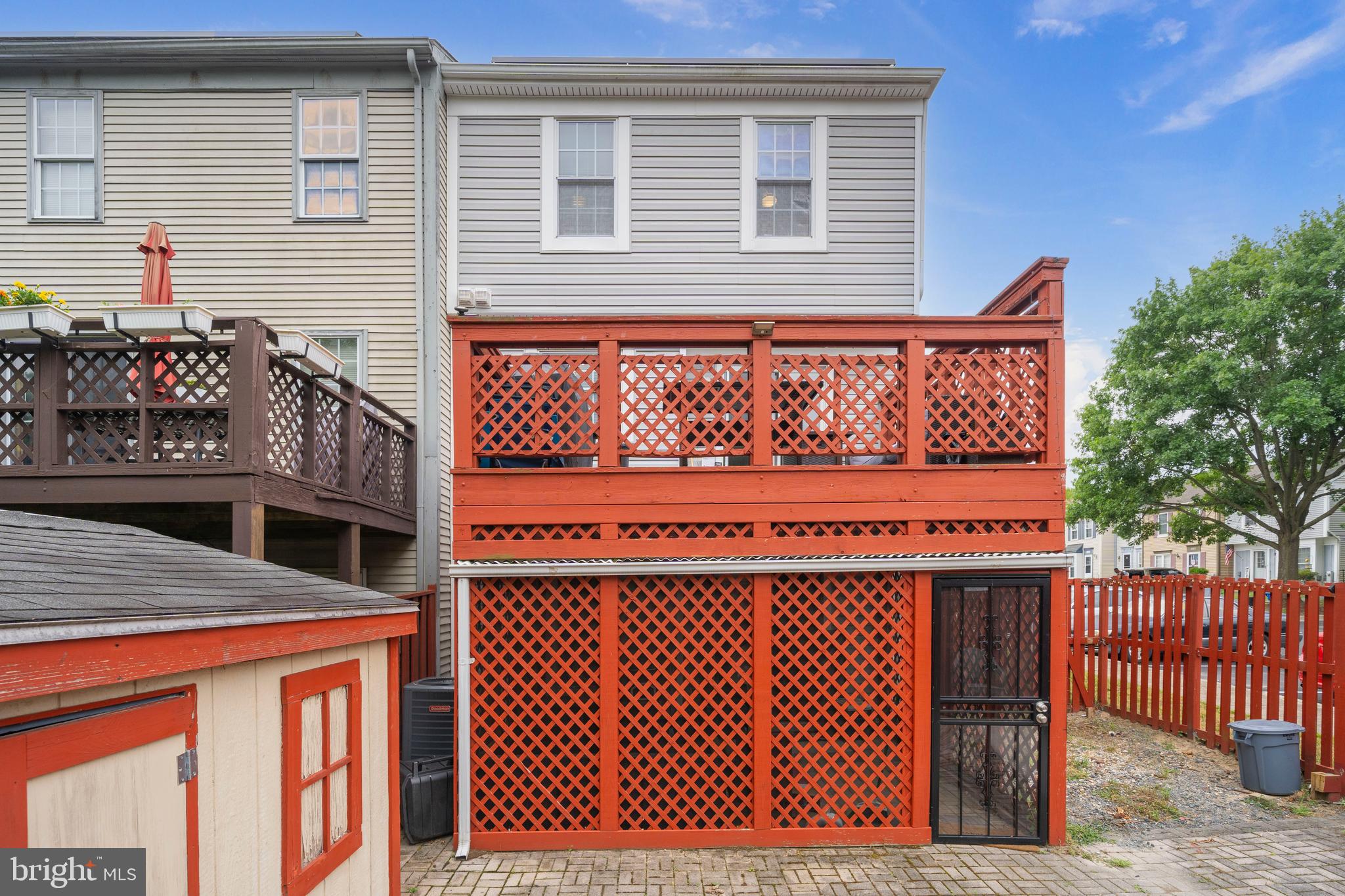 CLOVERLEAF TOWNHOUSES - Residential