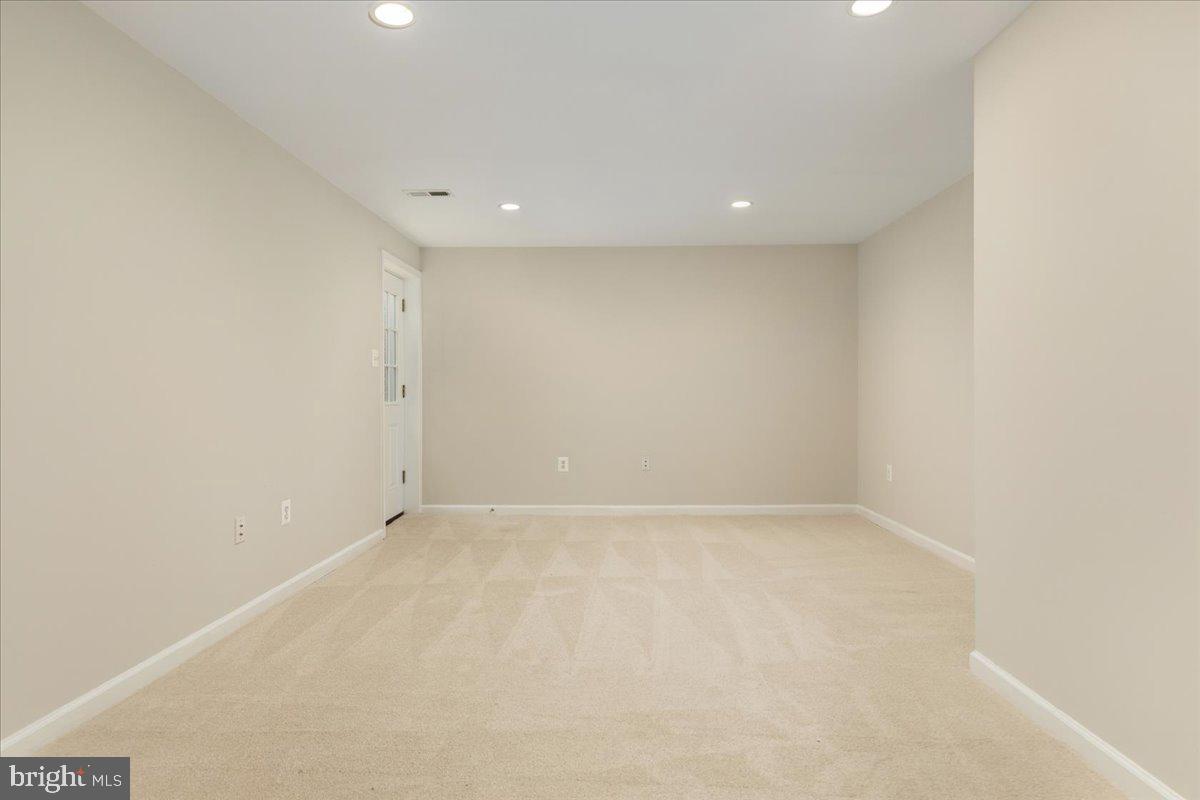 SEQUOIA FARMS - Residential