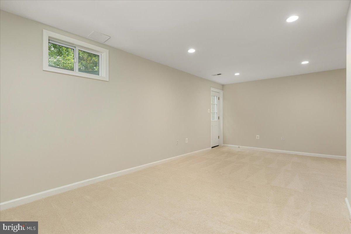 SEQUOIA FARMS - Residential