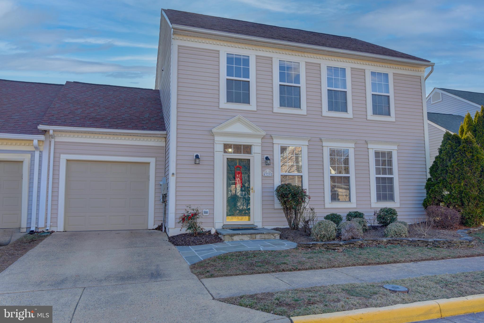 ASHBURN FARM - Residential