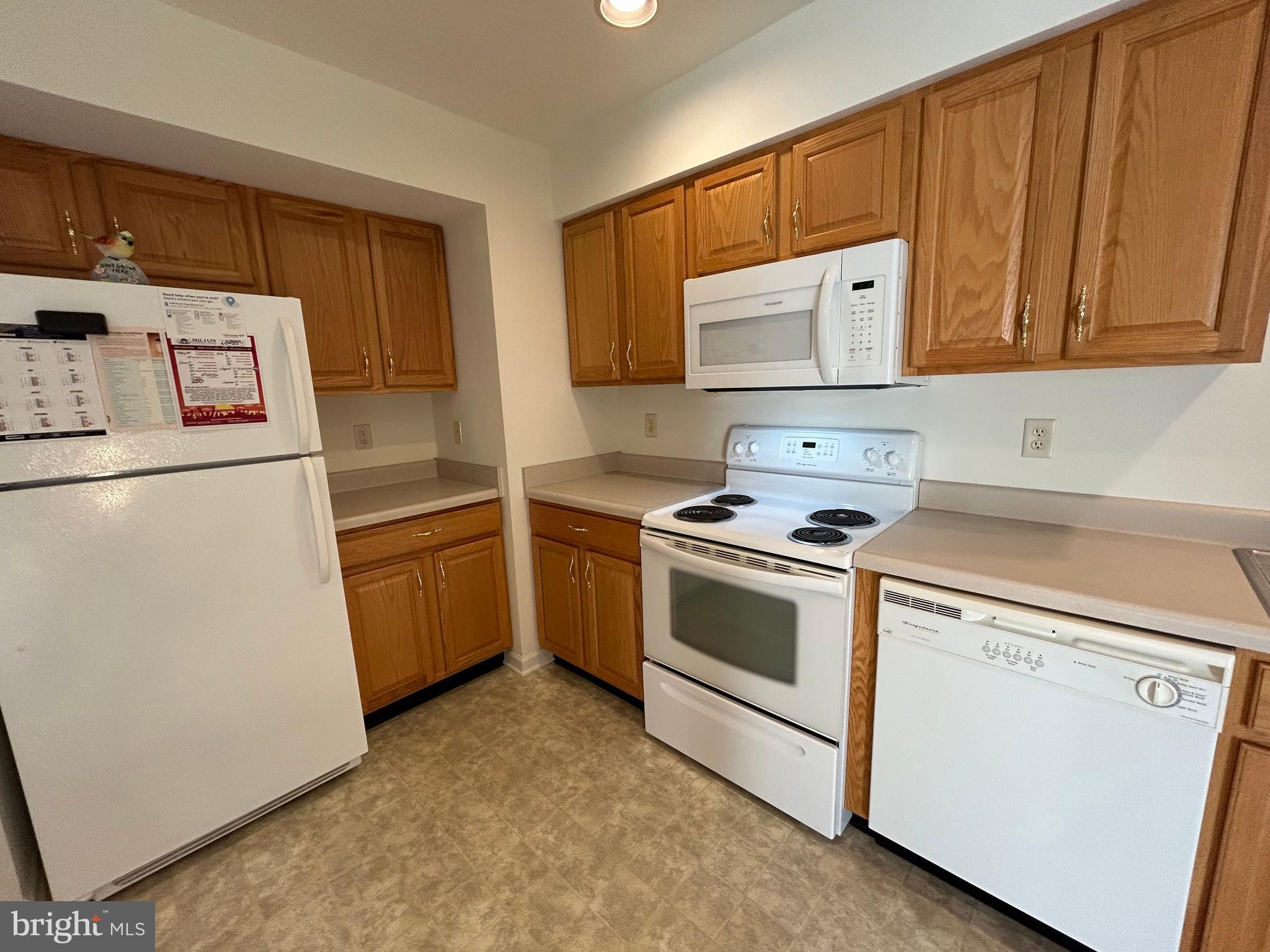 CHARLES COURT - Residential