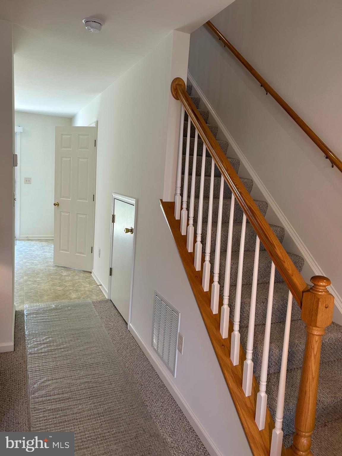 CHARLES COURT - Residential