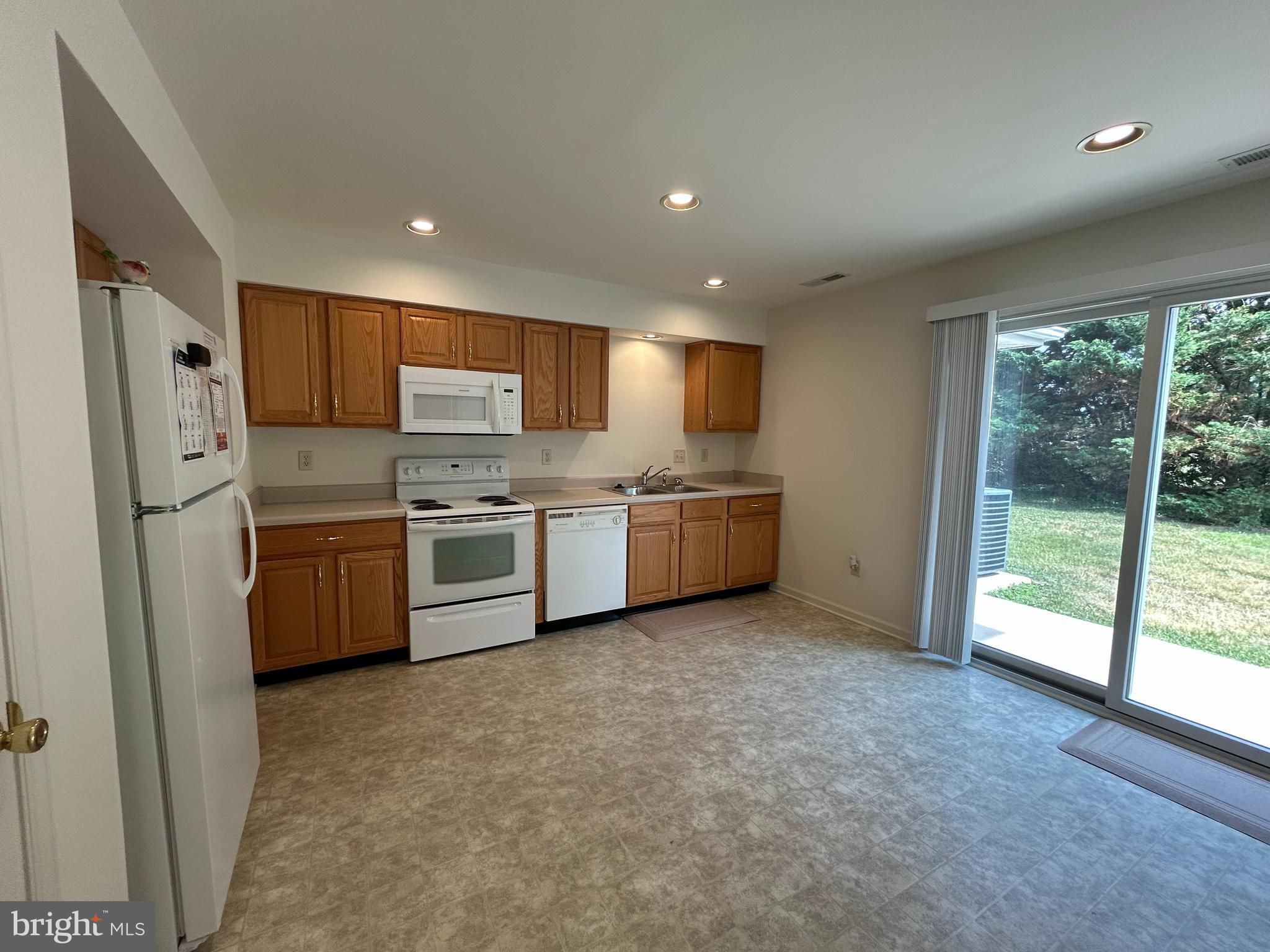 CHARLES COURT - Residential