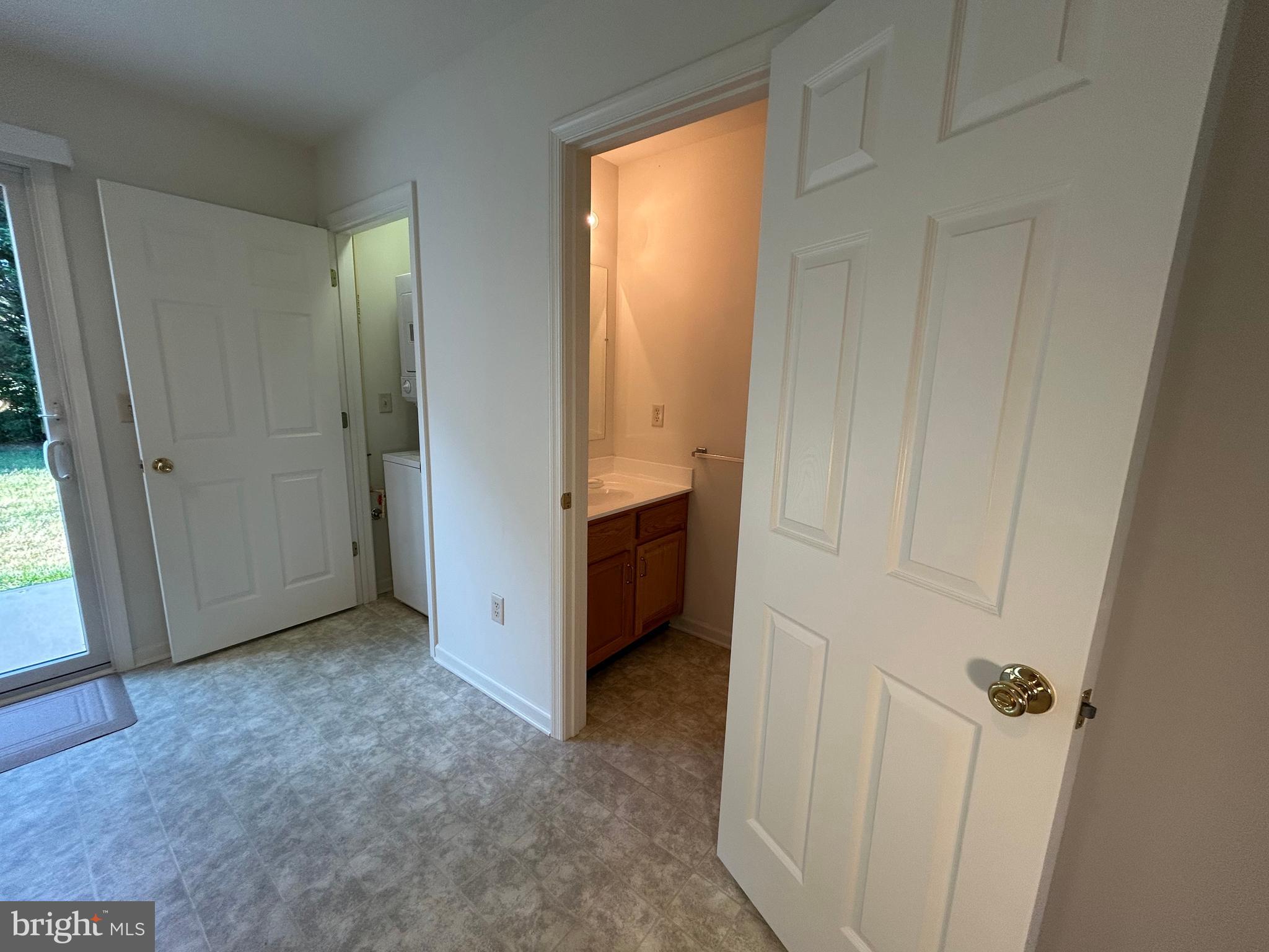 CHARLES COURT - Residential