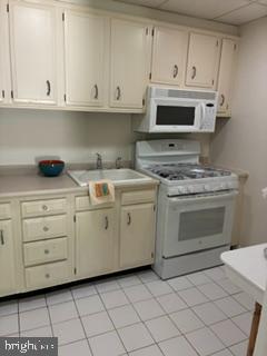 HUNTSMAN CONDO - Residential