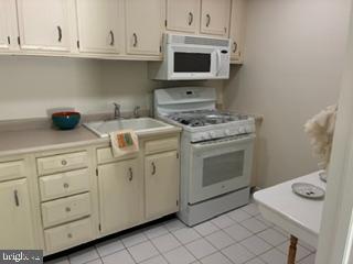 HUNTSMAN CONDO - Residential
