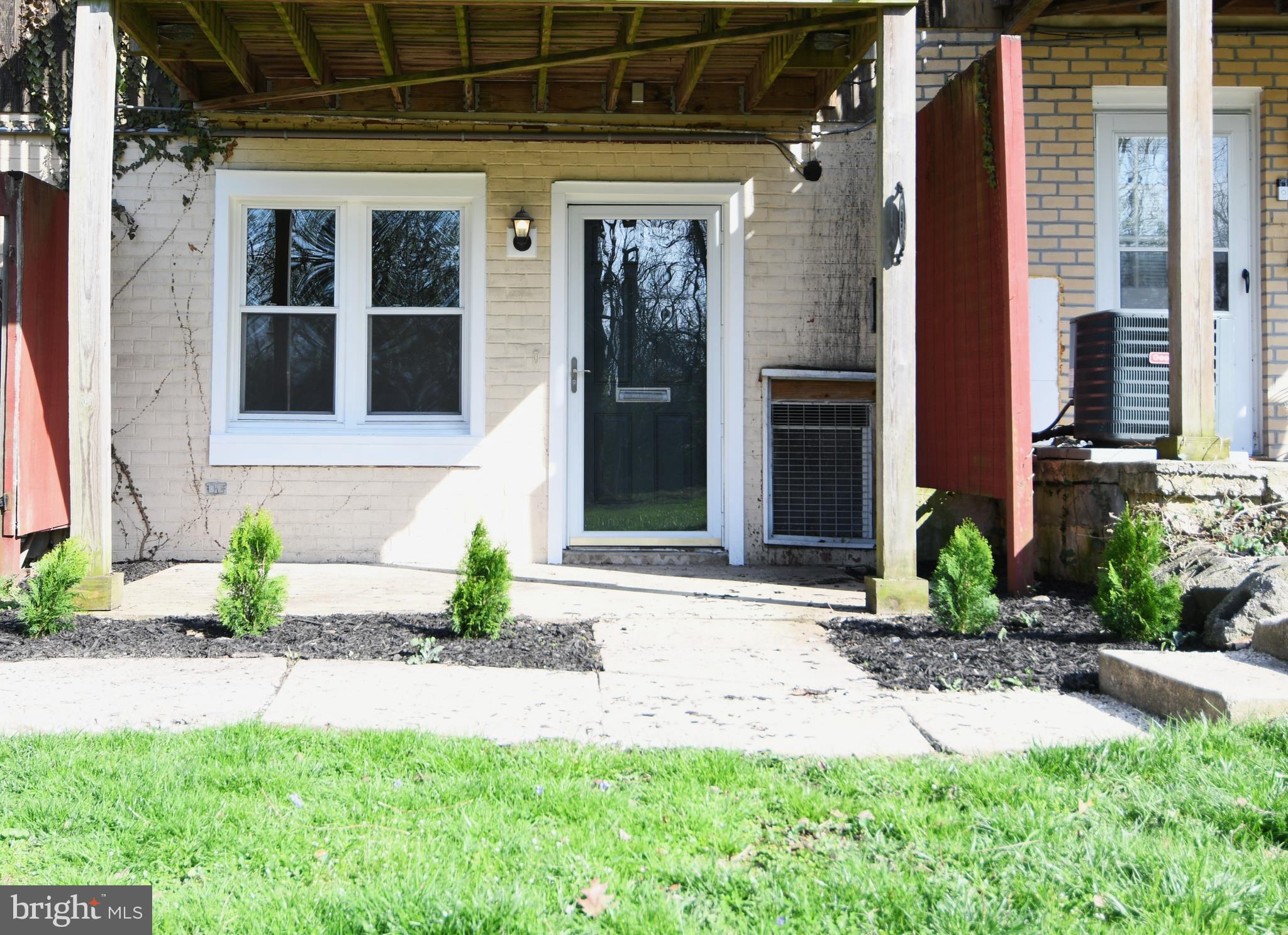 HUNTSMAN CONDO - Residential