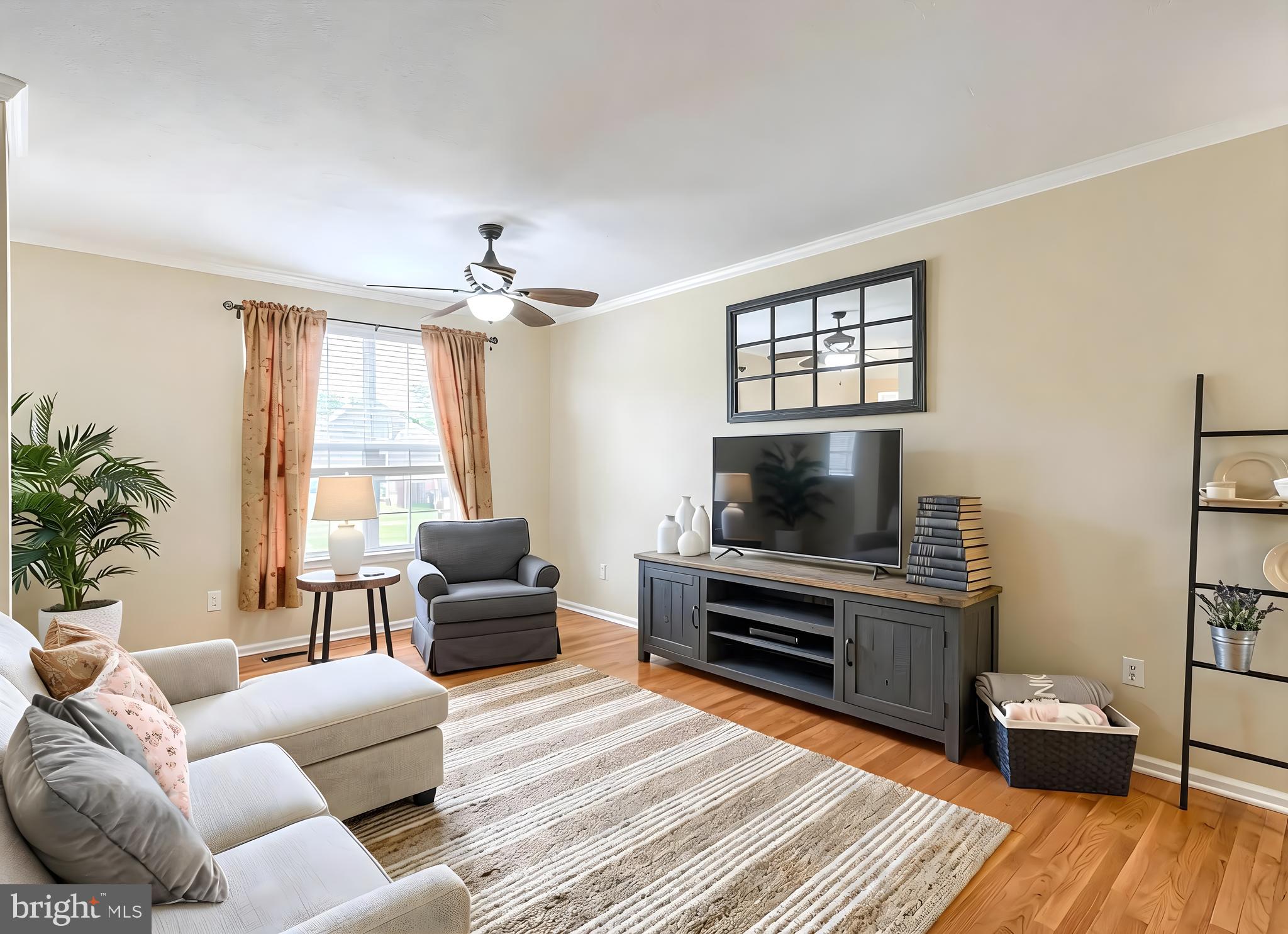 COLONIAL HILLS - Residential